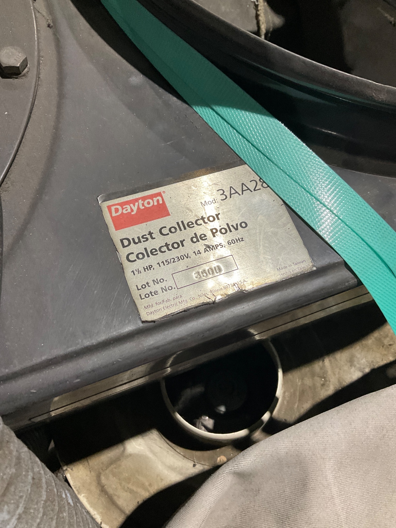 DAYTON 3AA28 Dust Collector USED 8