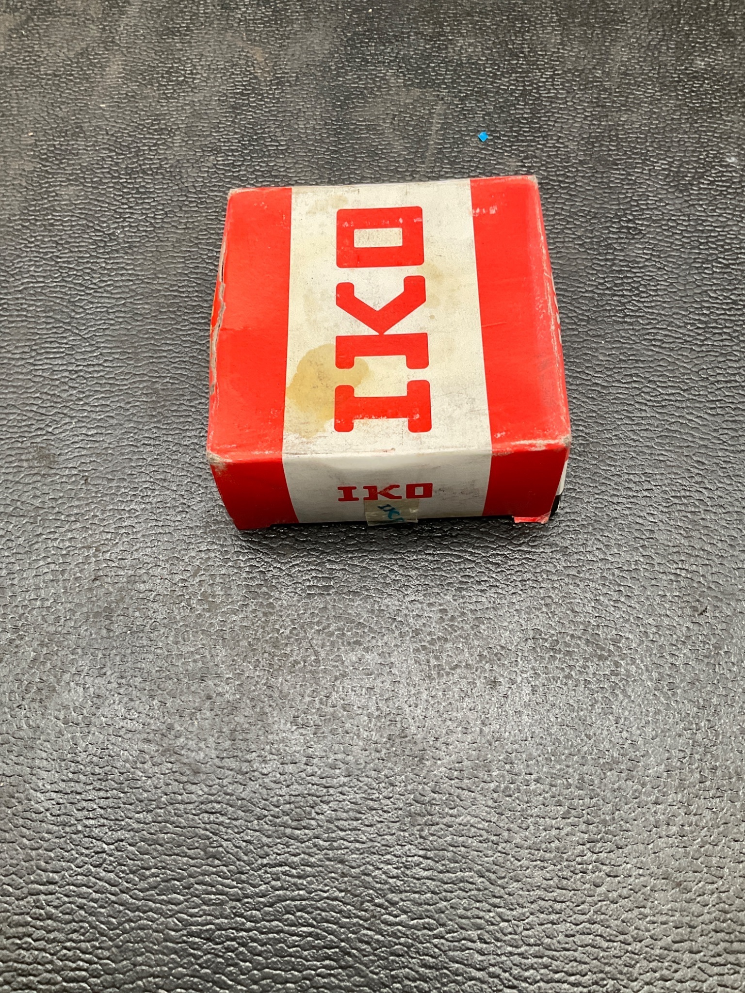 IKO NURT40‑1R Cam Follower Roller Bearing NEW 2
