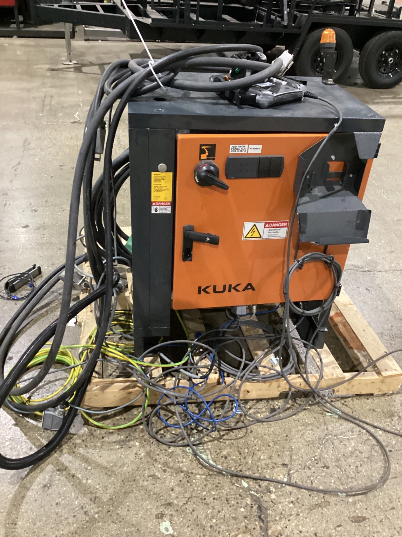 KUKA KR 420 R3330/FLR w/ KRC4 Controls USED 2