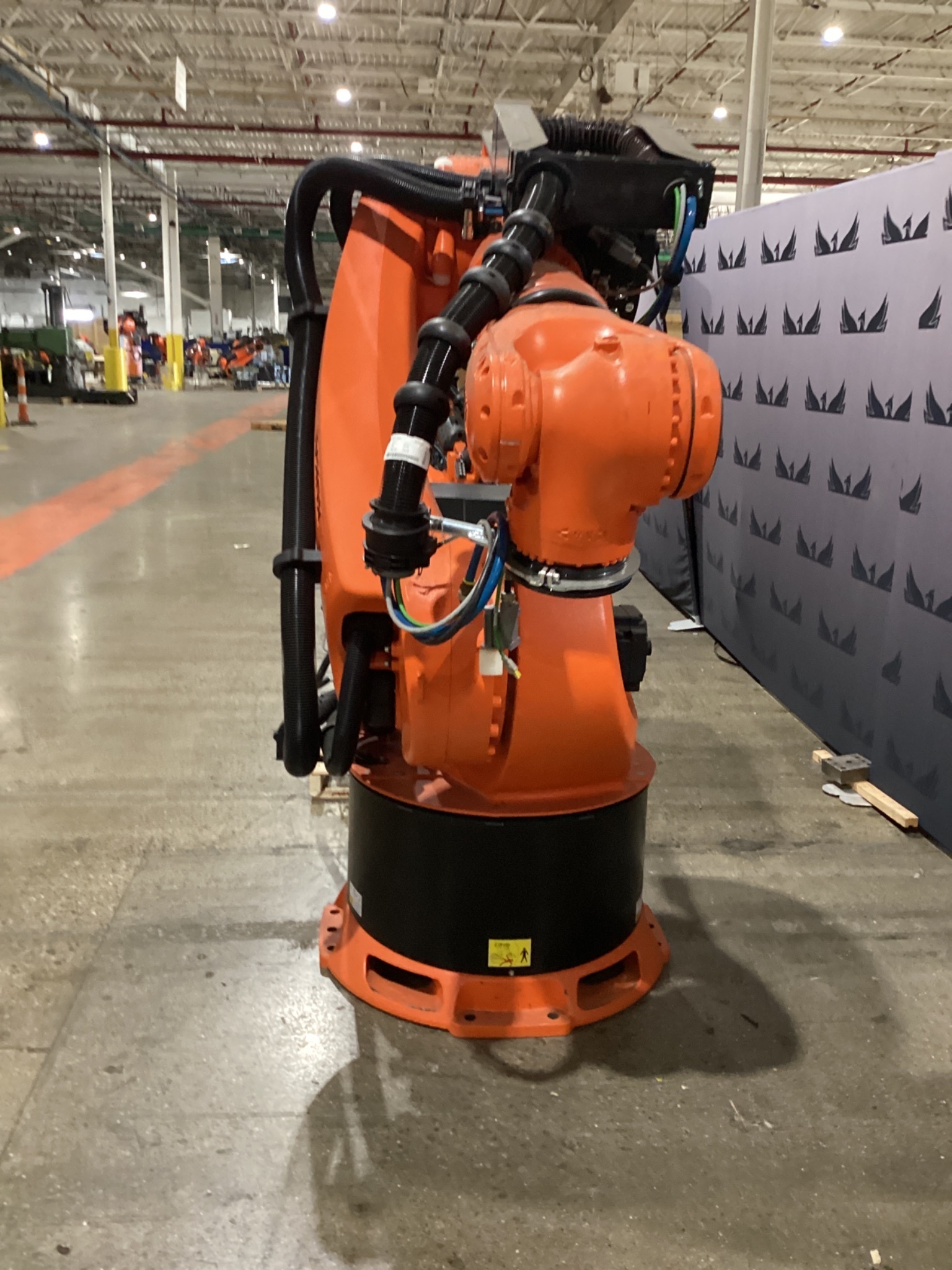 KUKA KR 420 R3330/FLR w/ KRC4 Controls USED 4
