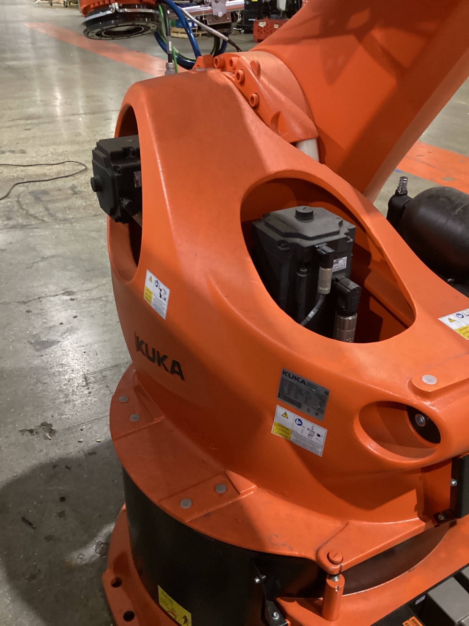 KUKA KR 420 R3330/FLR w/ KRC4 Controls USED 9