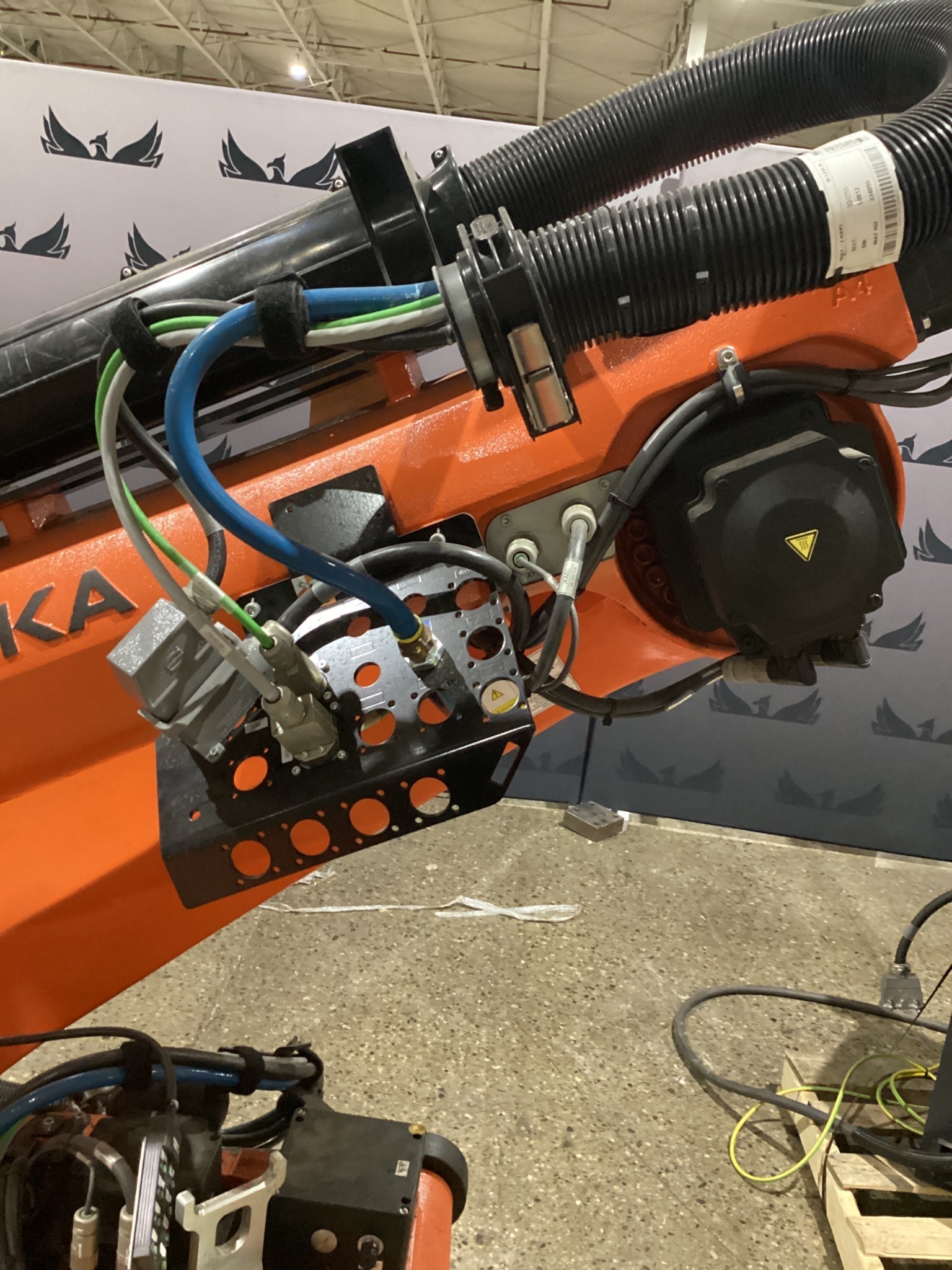 KUKA KR 210 R3100-2/FLR Robot Complete w/ KR C4 NA Controller NEW 9