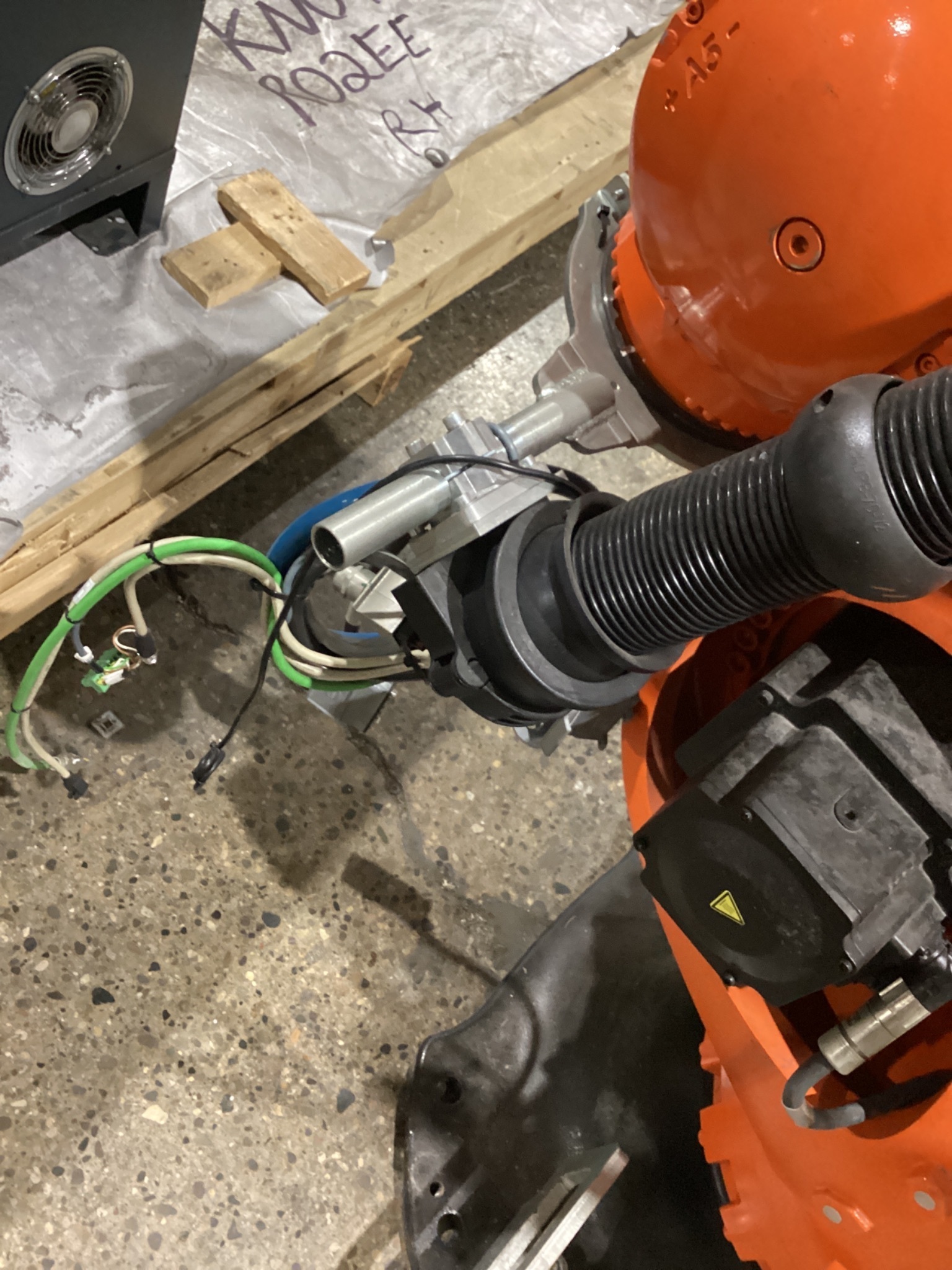 KUKA KR 210 R3100-2/FLR Robot Complete w/ KR C4 NA Controller NEW 10