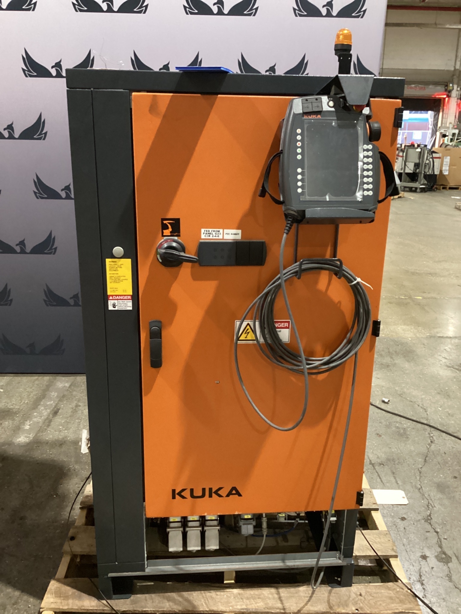 KUKA KR 1000 1300 TITAN PA/FLR ROBOT W/ KR C4 CONTROLLER 1300KG 3202MM USED 11
