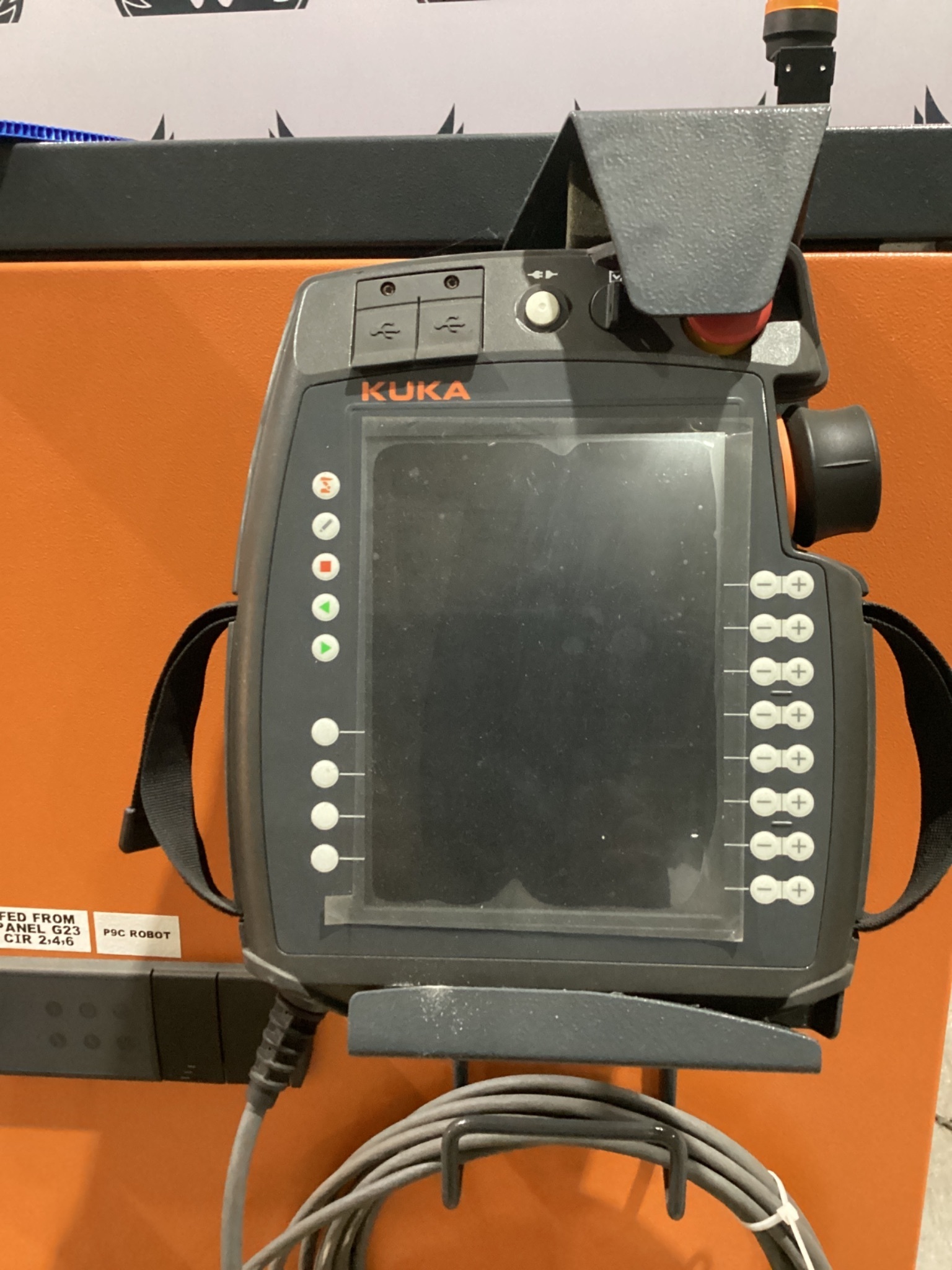 KUKA KR 1000 1300 TITAN PA/FLR ROBOT W/ KR C4 CONTROLLER 1300KG 3202MM USED 12