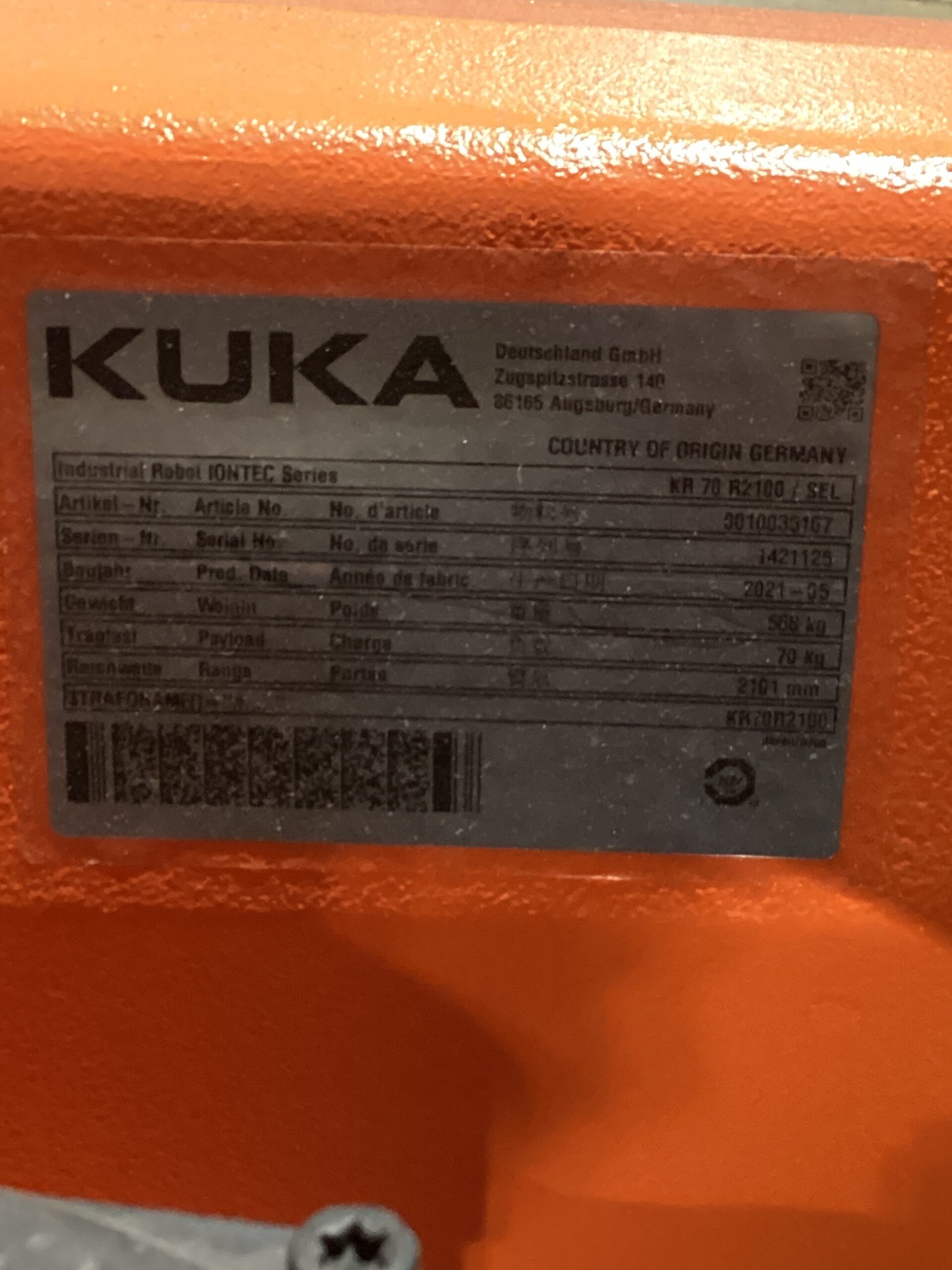 KUKA KR 70 R2100/SEL ROBOT W/ KRC4 CONTROLLER 6-AXIS 70KG 2101MM USED 6