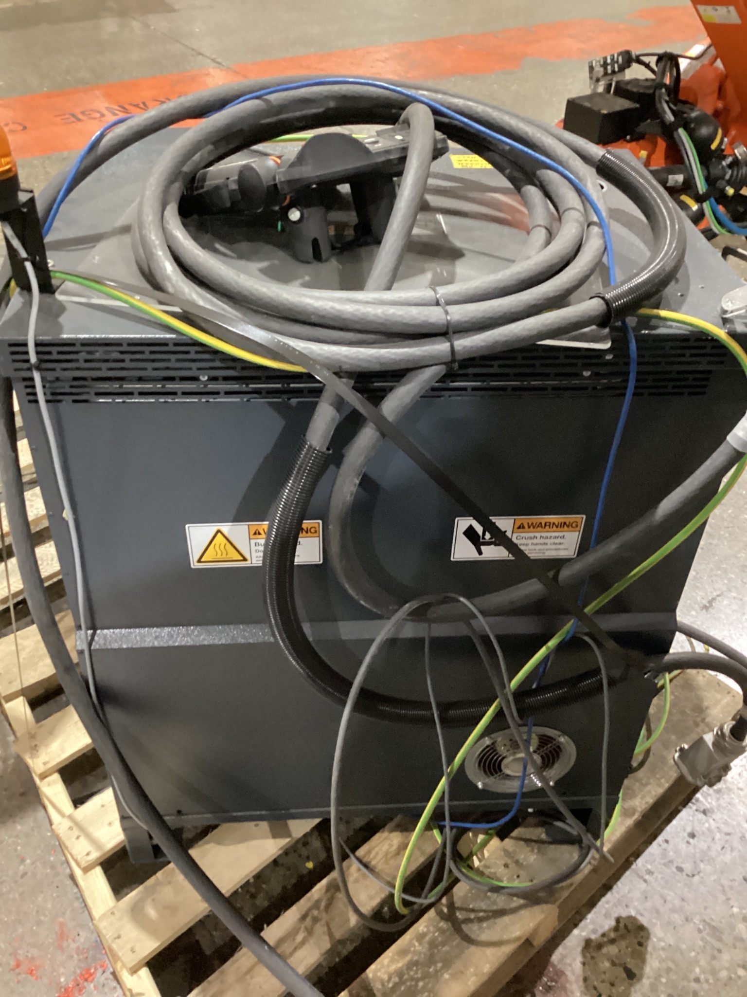KUKA KR 70 R2100/SEL ROBOT W/ KRC4 CONTROLLER 6-AXIS 70KG 2101MM USED 9