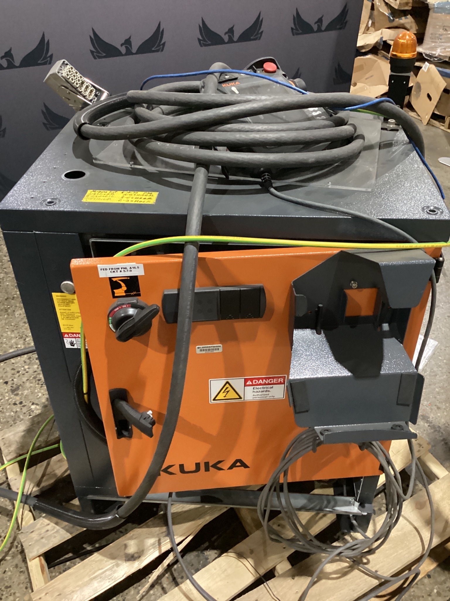 KUKA KR 70 R2100/SEL ROBOT W/ KRC4 CONTROLLER 6-AXIS 70KG 2101MM USED 11