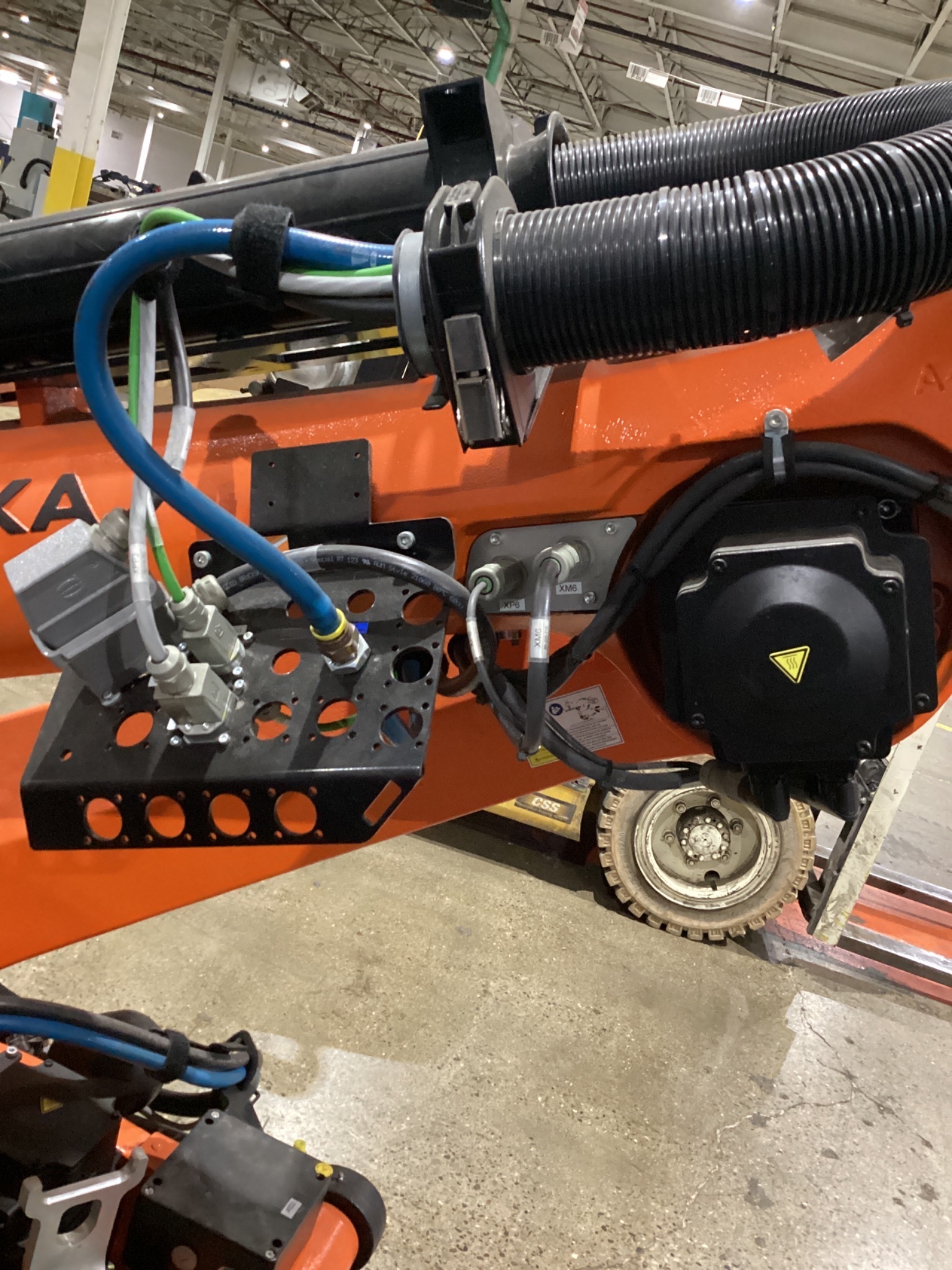 KUKA KR 210 R3100-2/FLR Robot Complete w/ KR C4 NA Controller USED 8