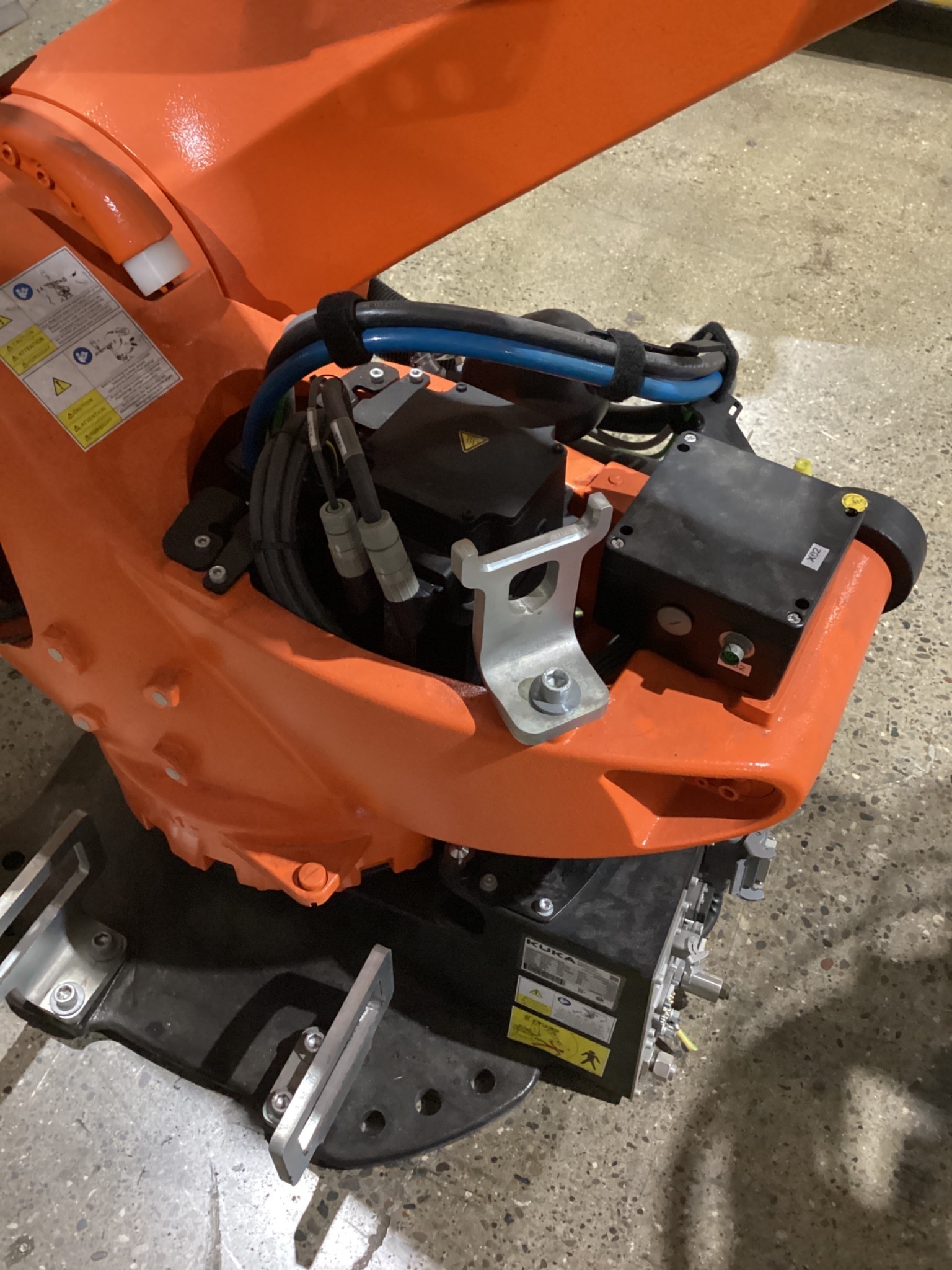 KUKA KR 210 R3100-2/FLR Robot Complete w/ KR C4 NA Controller USED 9