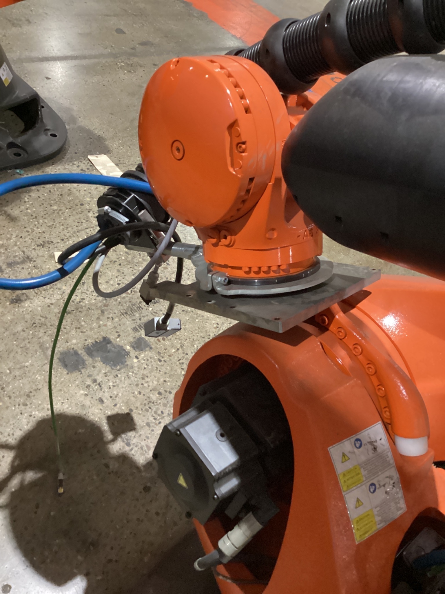 KUKA KR 210 R3100-2/FLR Robot Complete w/ KR C4 NA Controller USED 10