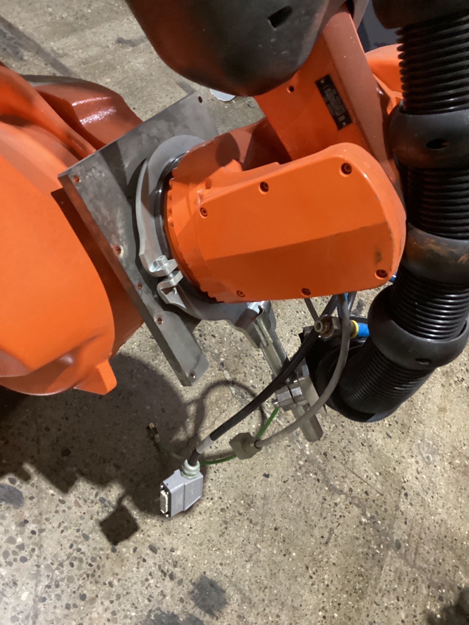 KUKA KR 210 R3100-2/FLR Robot Complete w/ KR C4 NA Controller USED 11