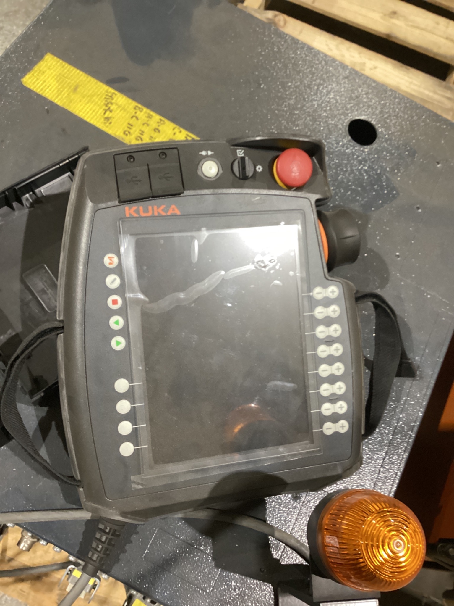 KUKA KR 6 R900-2/SEL ROBOT W/ KRC4 CONTROLLER 6-AXIS 6.5KG 901MM USED 5