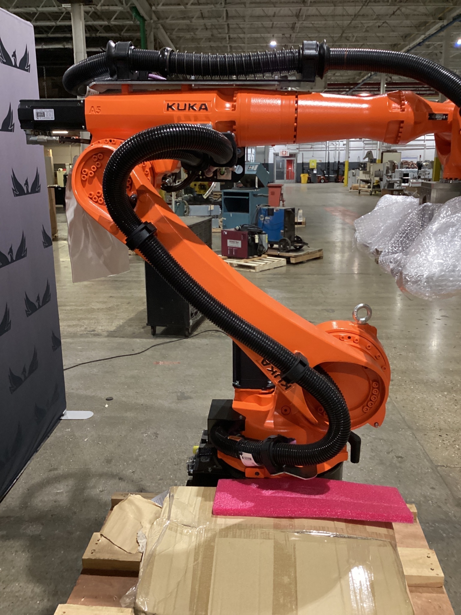 KUKA KR 20 R1810-2/SEL ROBOT 6-AXIS 20KG 1813MM REACH NEW 3