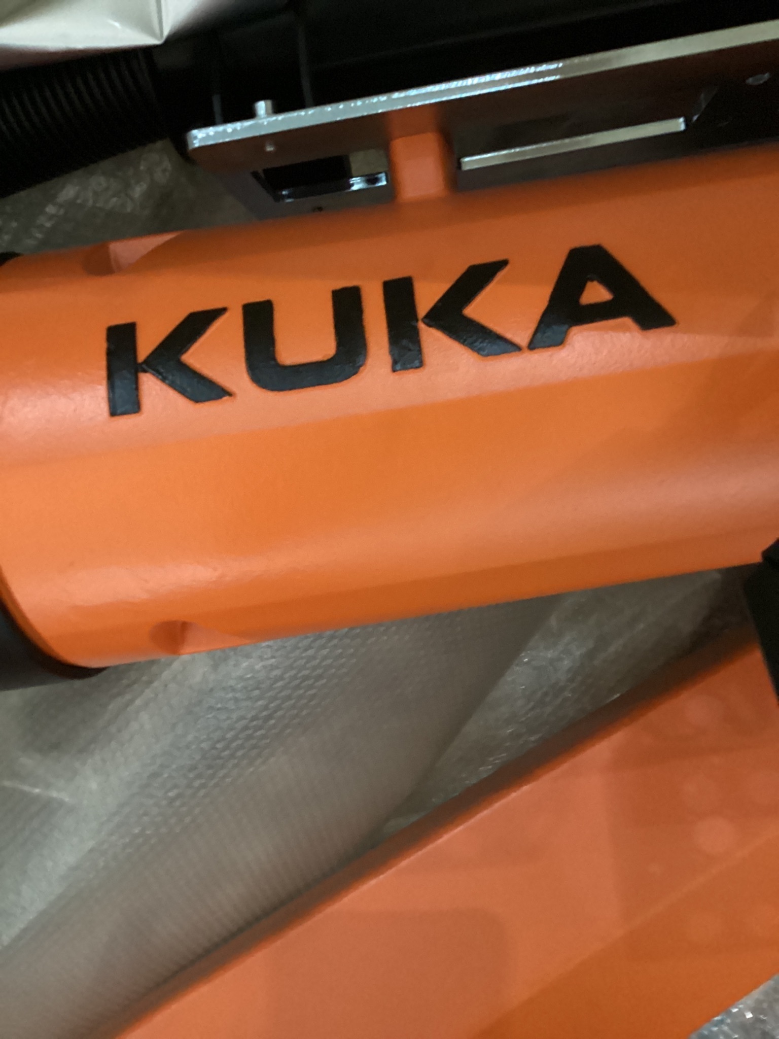 KUKA KR 210 R3100-2/FLR Robot Complete w/ KR C4 NA Controller NEW 2