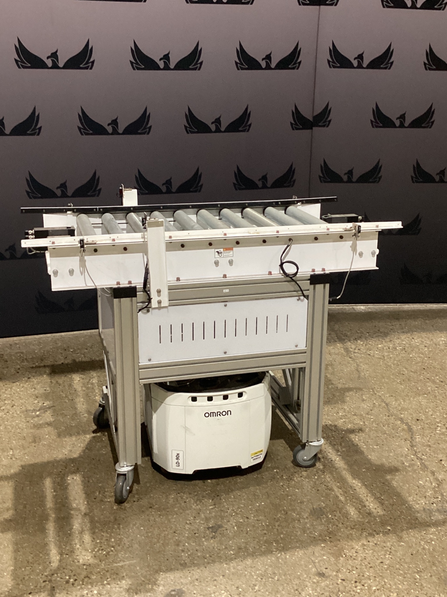 OMRON LD-90X SELF NAVIGATING AUTONOMOUS ROBOT USED 0