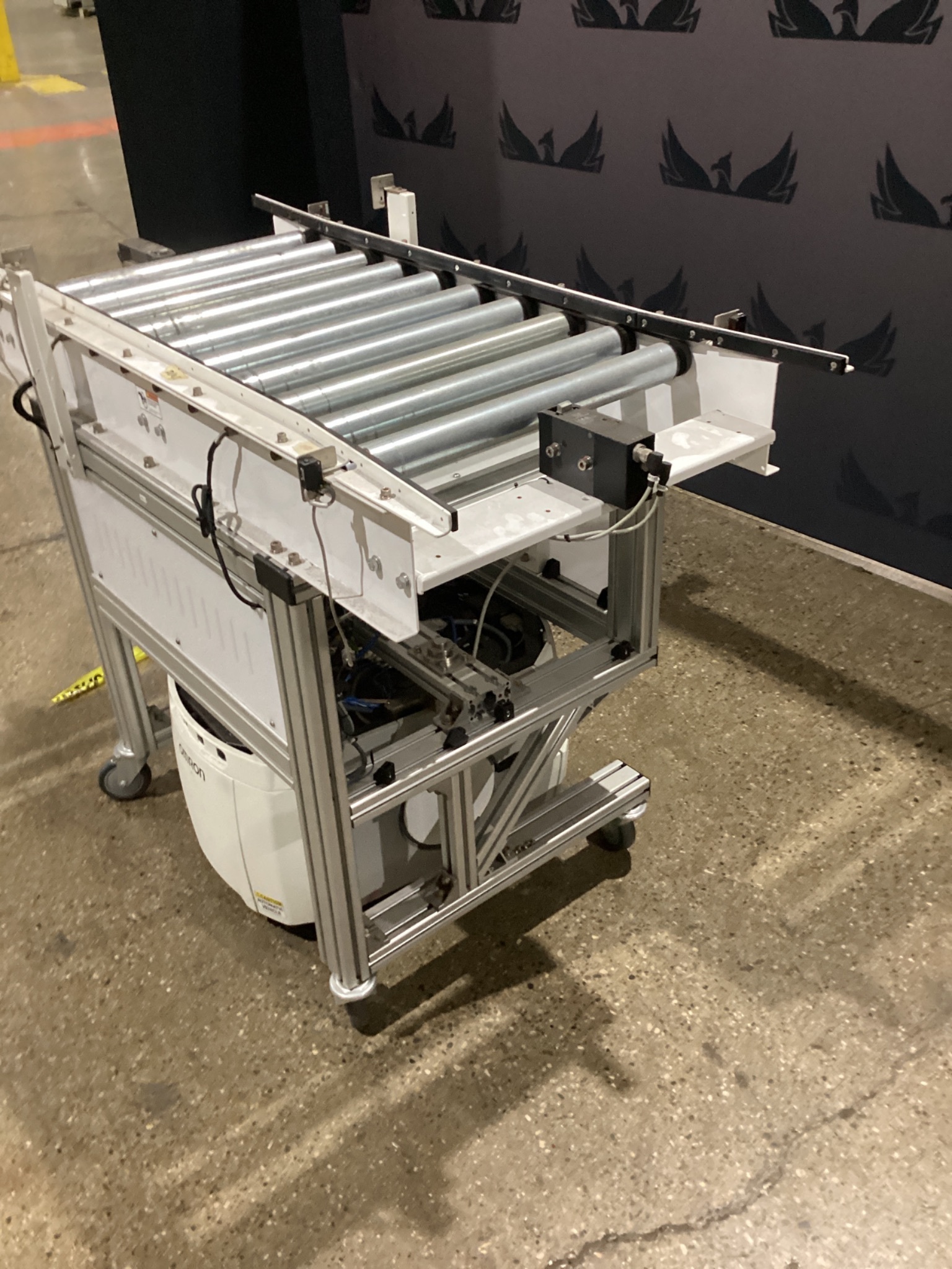 OMRON LD-90X SELF NAVIGATING AUTONOMOUS ROBOT USED 2