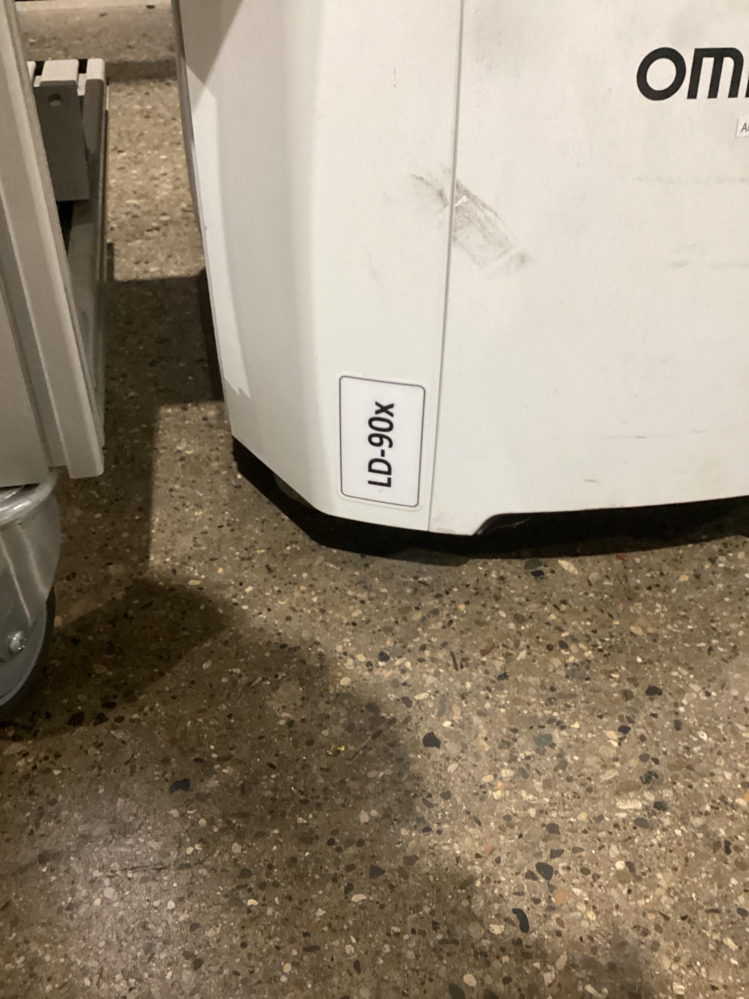 OMRON LD-90X SELF NAVIGATING AUTONOMOUS ROBOT USED 3