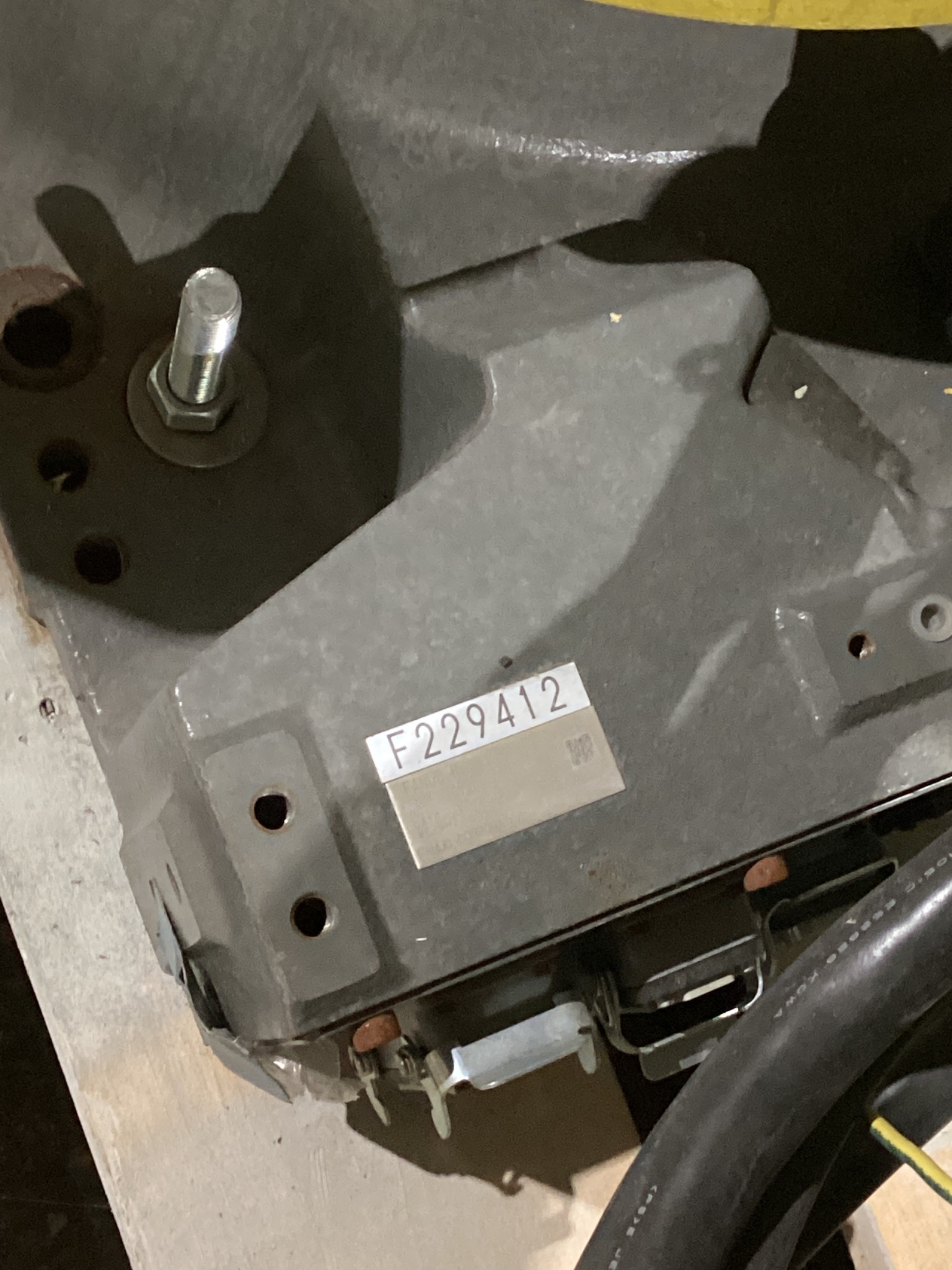 FANUC M-900iB/360 6-AXIS HEAVY PAYLOAD ROBOT W/ R-30iB CONTROLLER USED 2