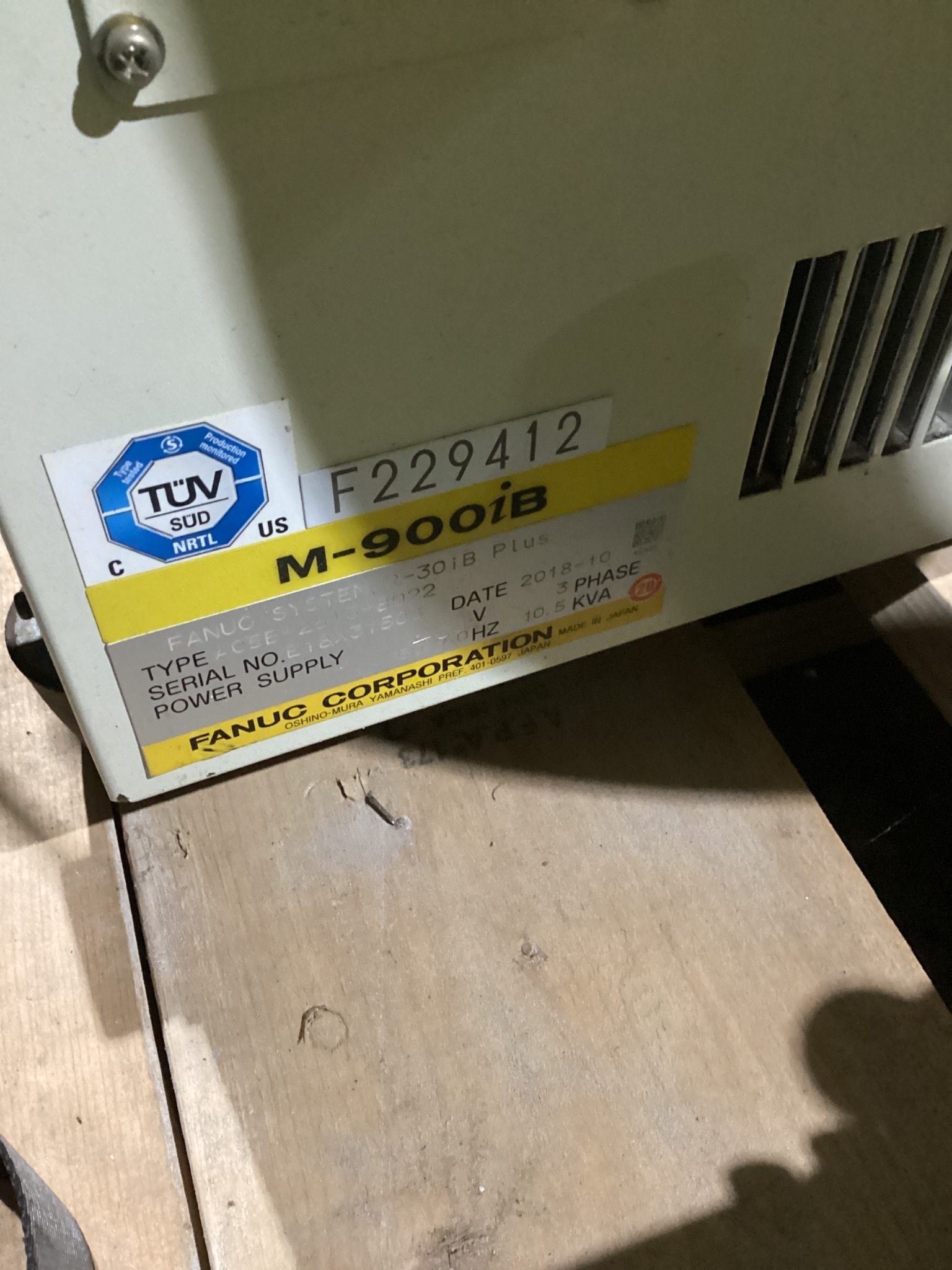 FANUC M-900iB/360 6-AXIS HEAVY PAYLOAD ROBOT W/ R-30iB CONTROLLER USED 3