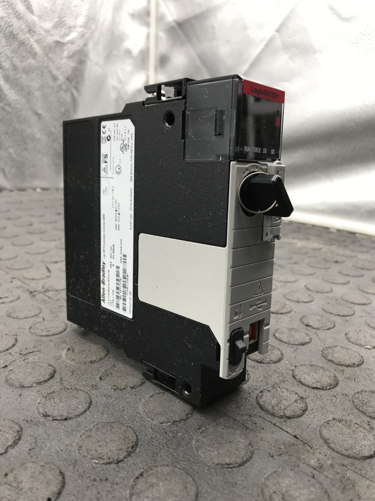 ALLEN‑BRADLEY 1756‑L72S/B ControlLogix Safety Controller USED 1