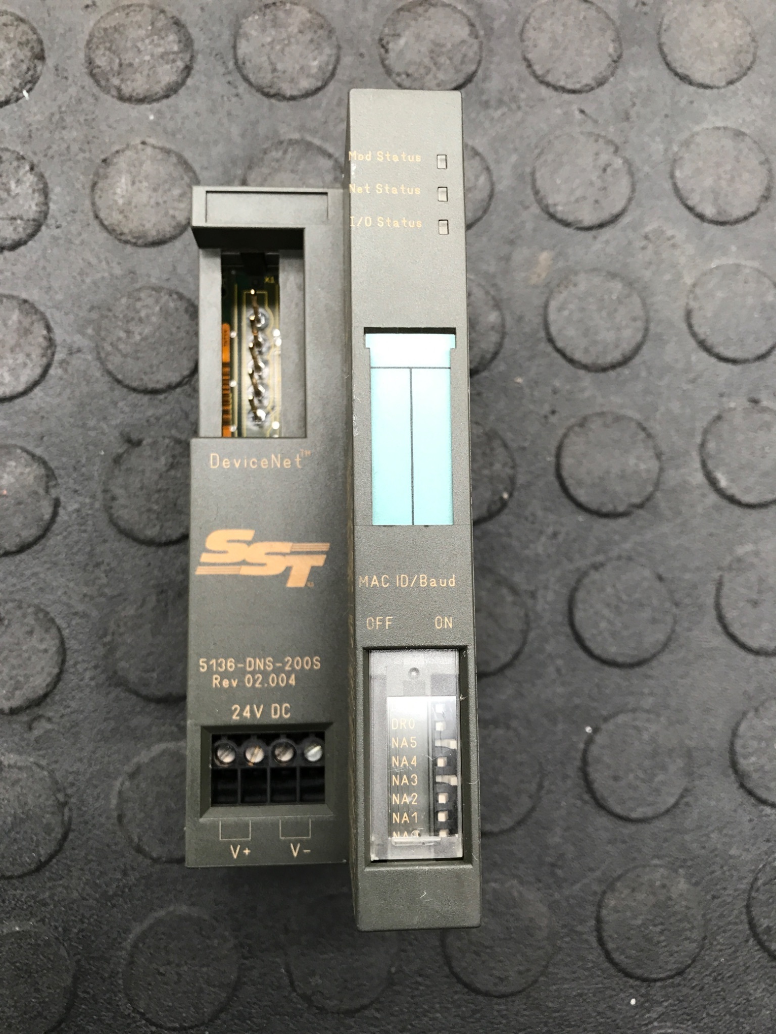 SST 5136‑DNS‑200S DeviceNet Communication Module USED 2