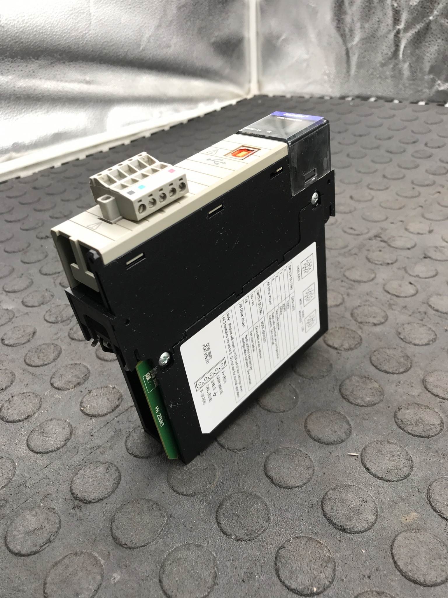 ALLEN‑BRADLEY 1756‑DNB/D ControlLogix DeviceNet Communication Module USED 1
