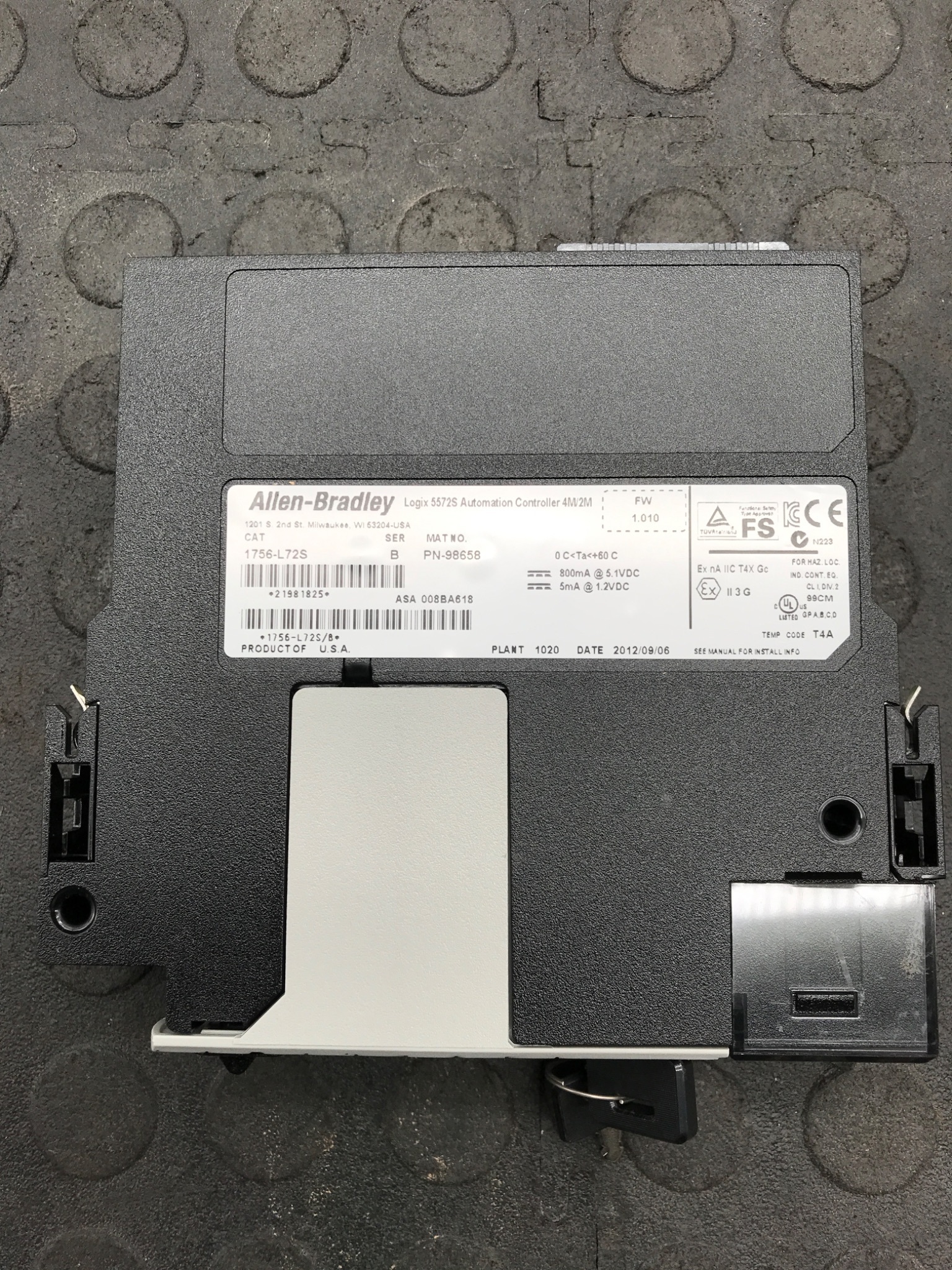 ALLEN‑BRADLEY 1756‑L72S/B ControlLogix Safety Controller USED 2