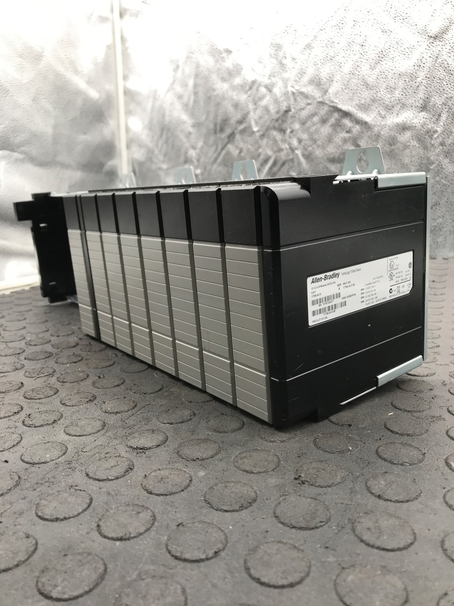 ALLEN‑BRADLEY 1756‑A13 ControlLogix 13‑Slot Chassis USED 0