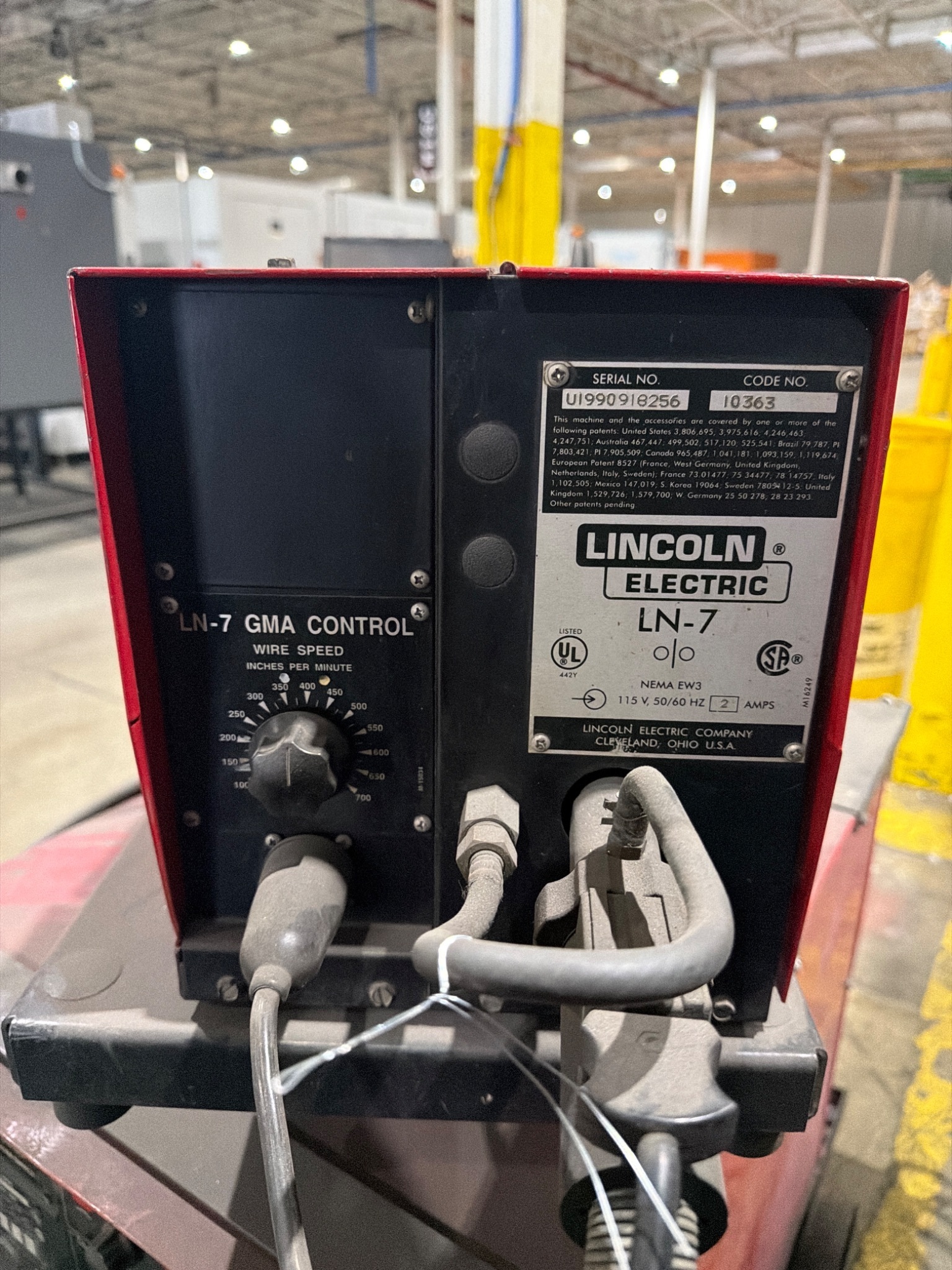 LINCOLN ELECTRIC DC‑400 Constant Current Welding Power Source USED 5