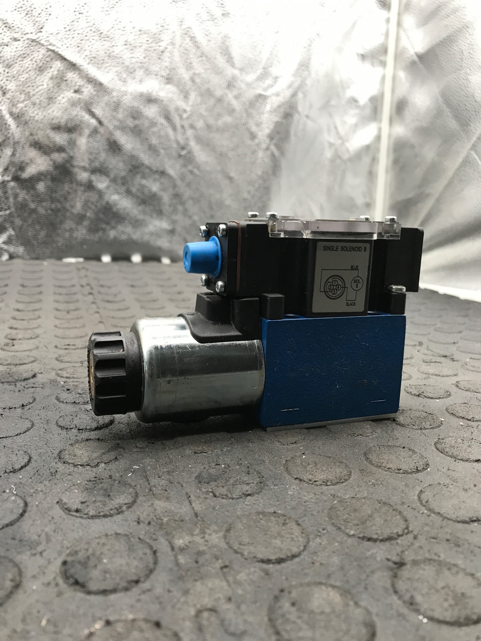 REXROTH 4WE6 D 62/EG24N9DK24L/62=AN (R900738884) Directional Control Valve USED 1