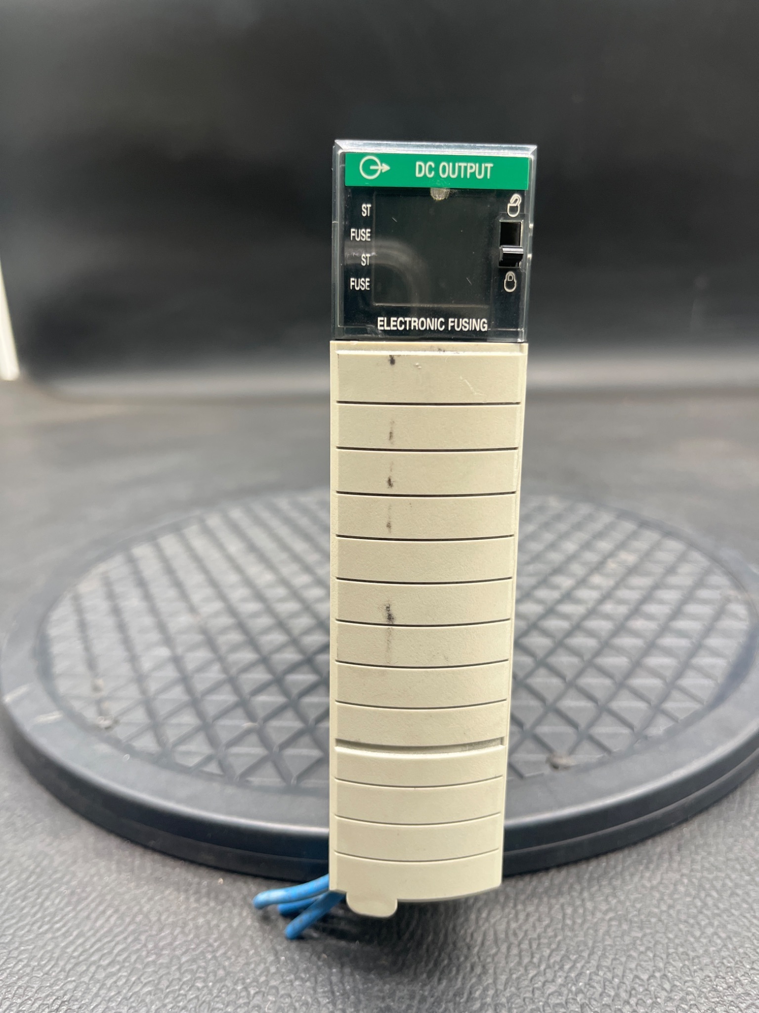 ALLEN‑BRADLEY 1756‑OB16E/A ControlLogix DC Output Module USED 0