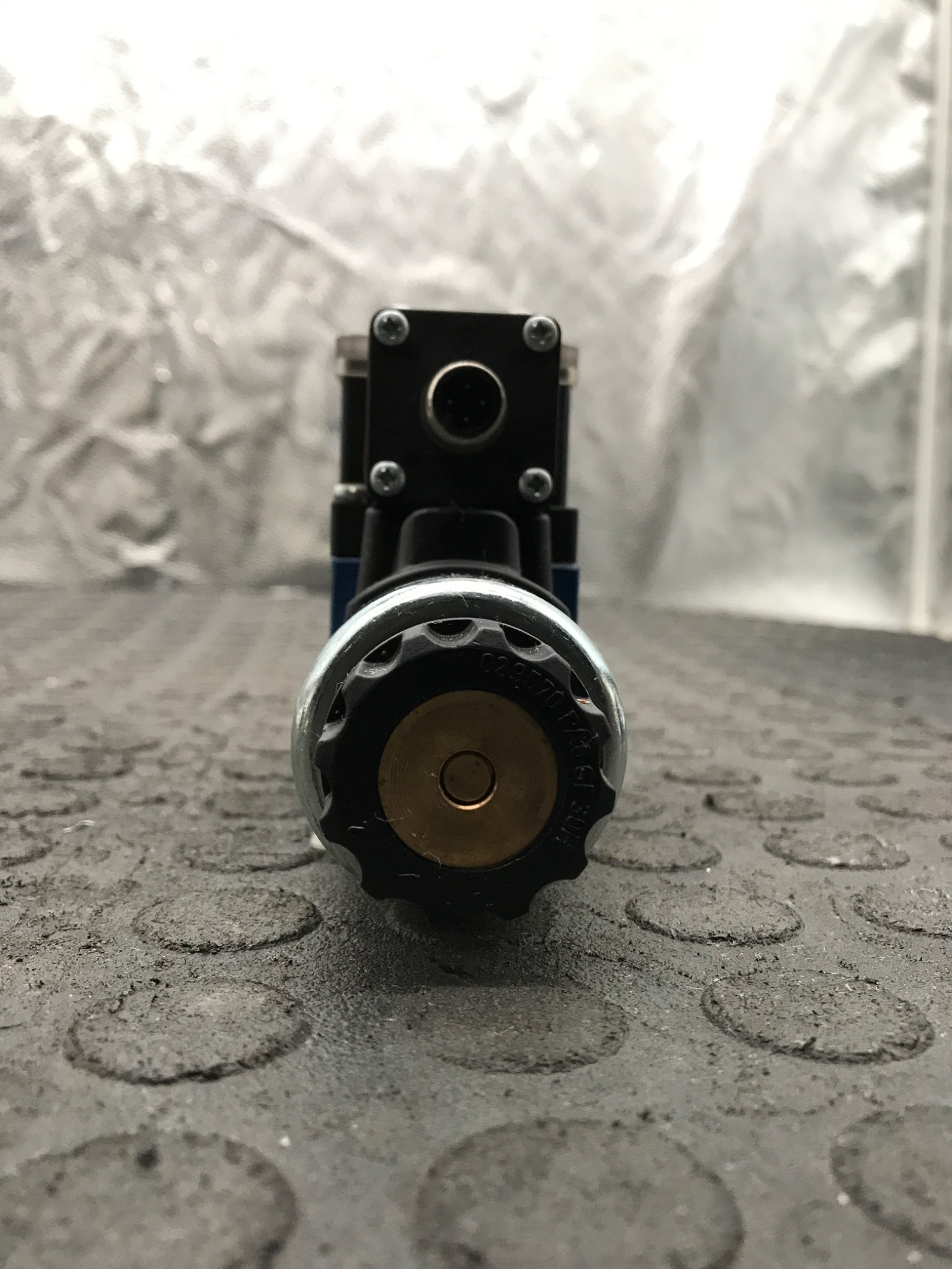REXROTH 4WE6 D 62/EG24N9DK35L/62=AN (R900720228) Directional Control Valve USED 3