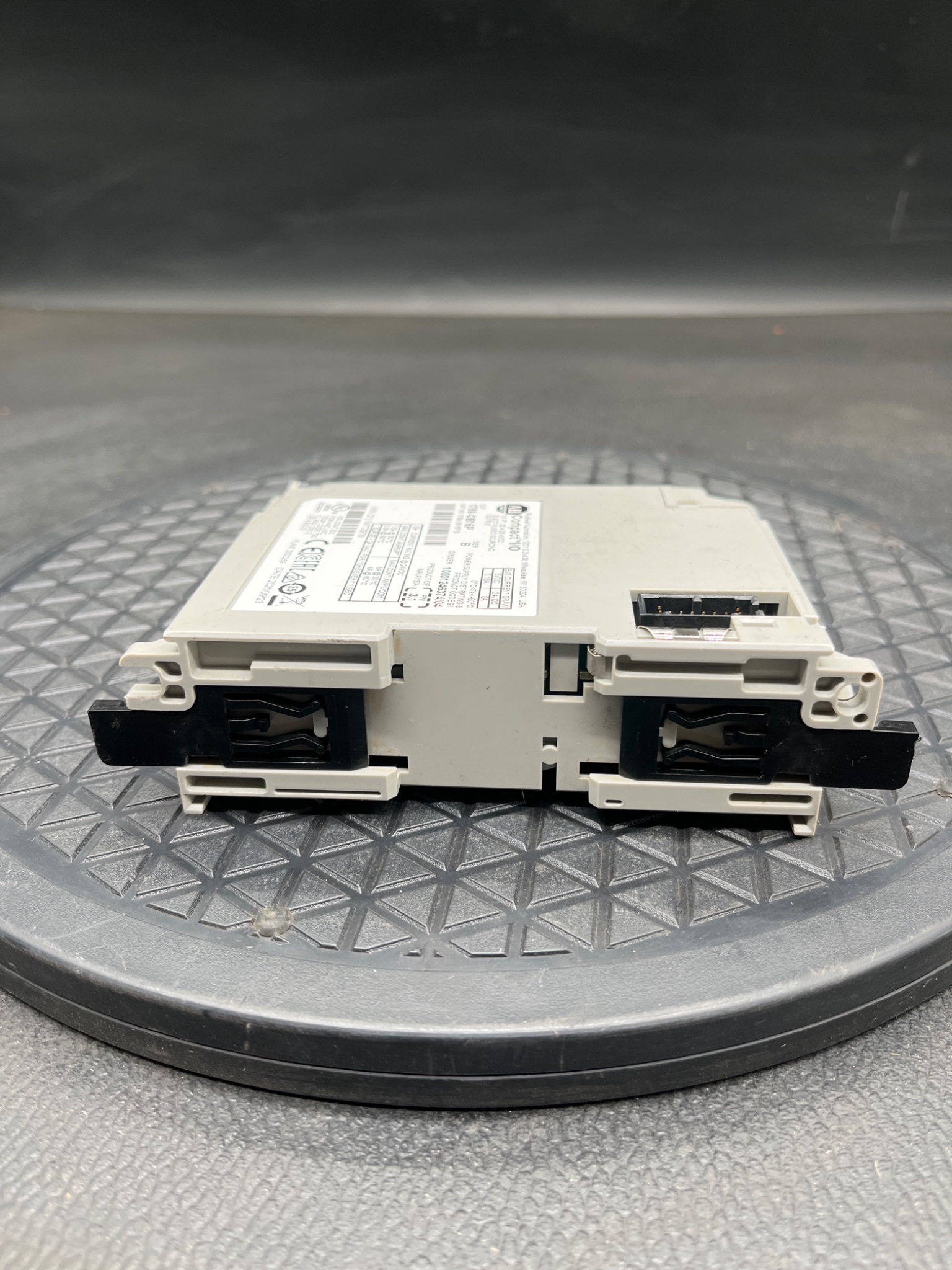 ALLEN‑BRADLEY 1769‑OB16P/B Compact I/O DC Output Module USED 3