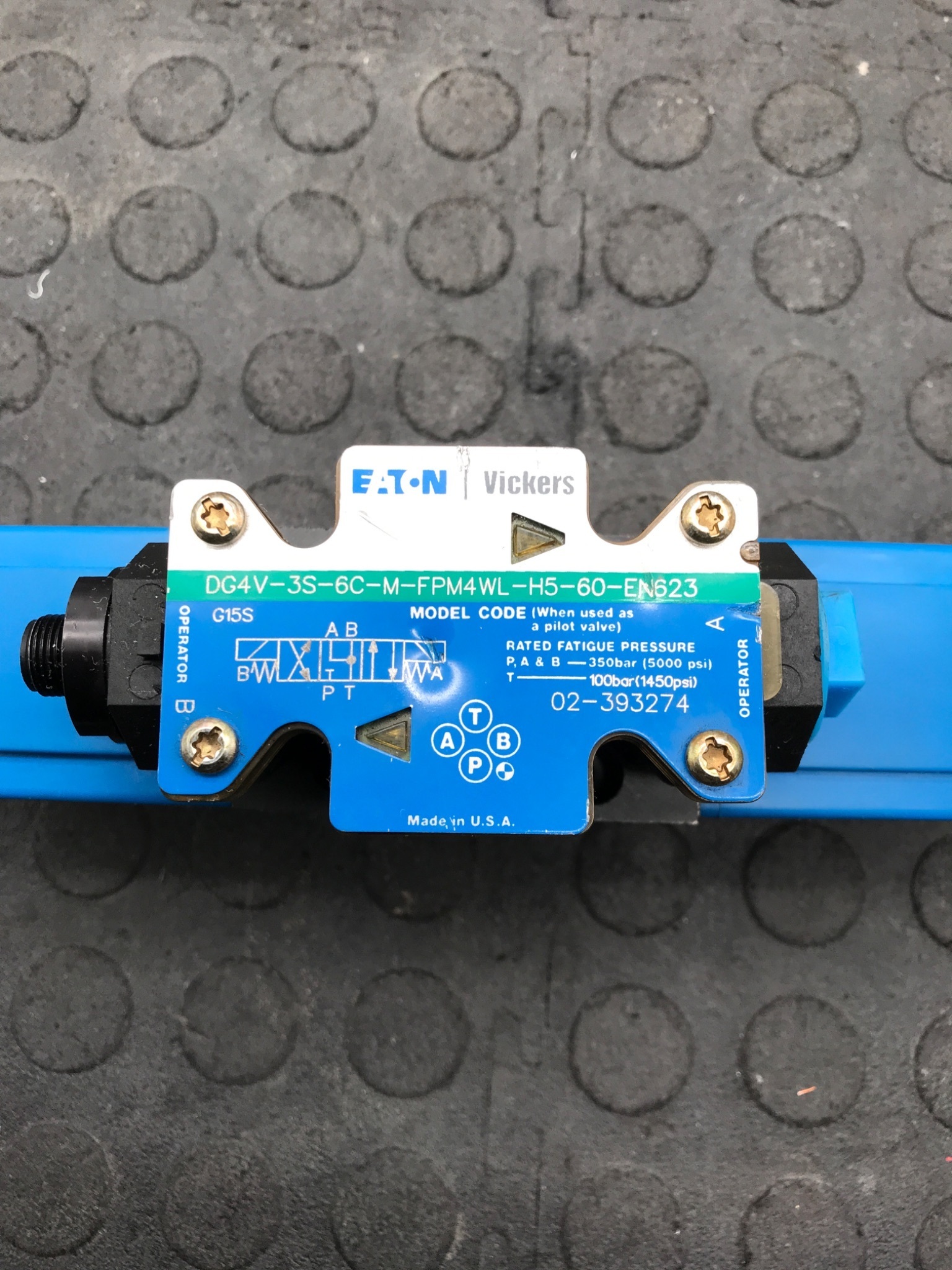 EATON VICKERS DG4V‑3S‑6C‑M‑FPM4WL‑H5‑60‑EN623 Directional Control Valve USED 1