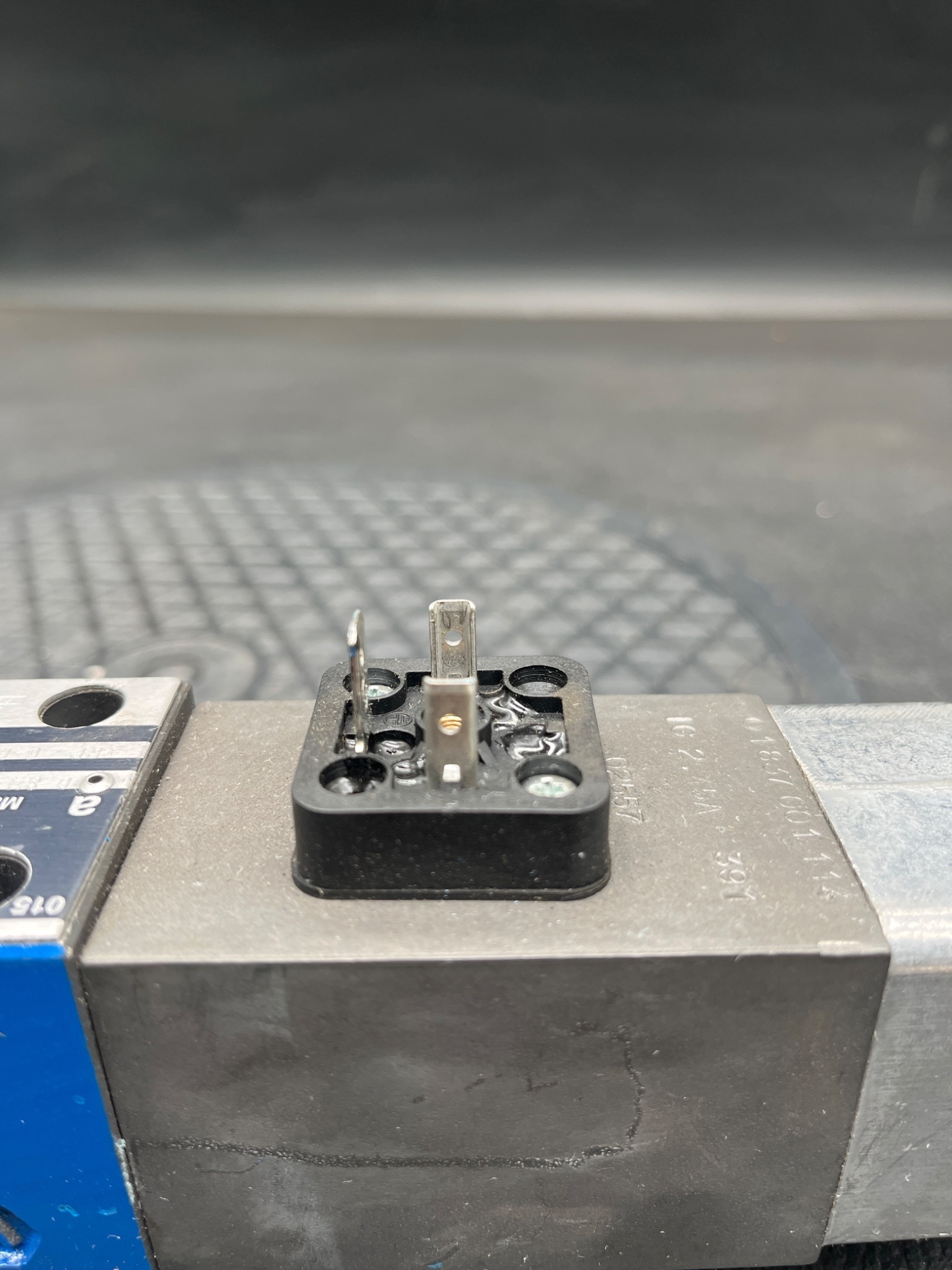 BOSCH REXROTH 0 811 404 119 Hydraulic Directional Control Valve USED 5