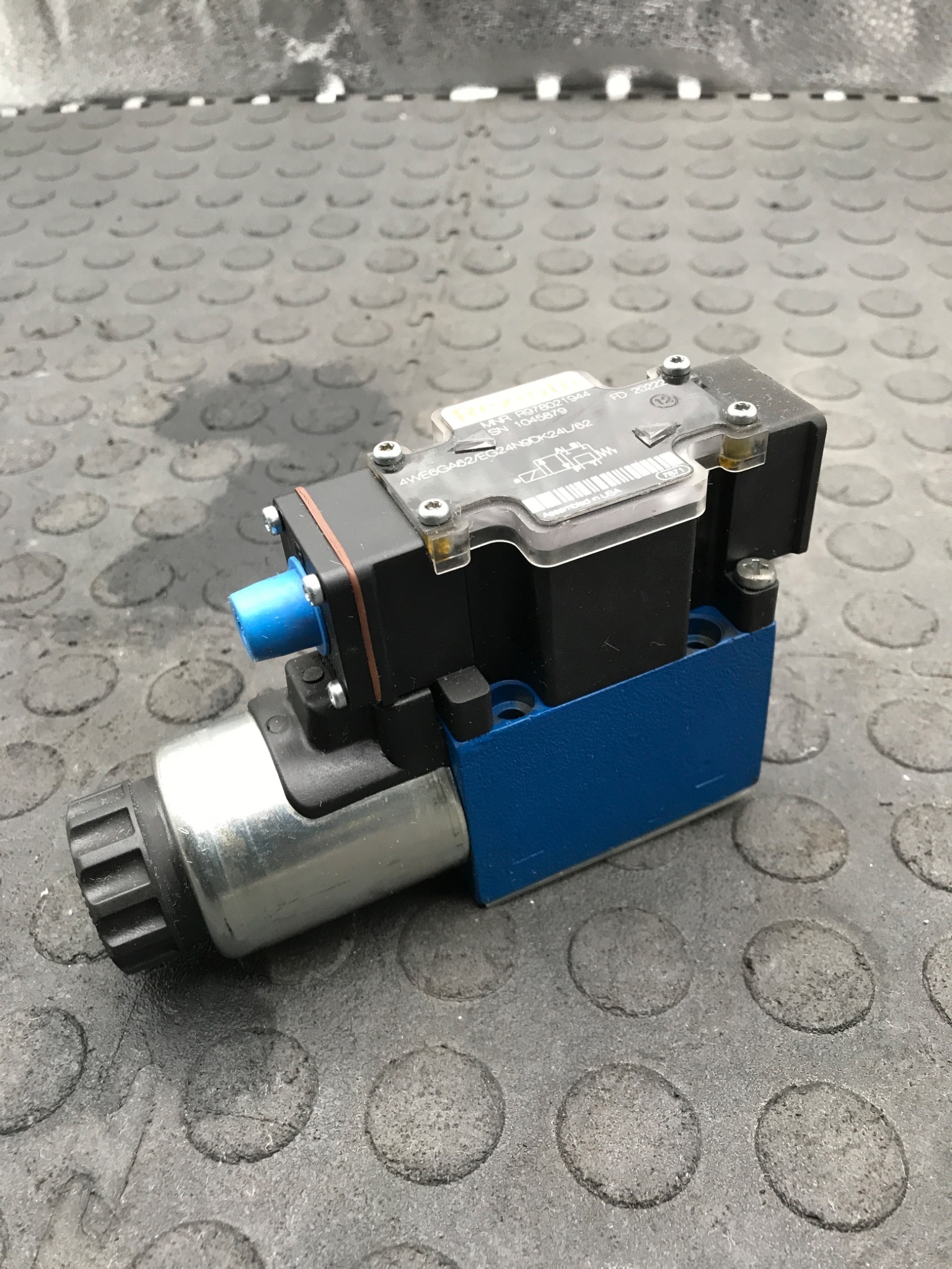 BOSCH REXROTH (R978021944) 4WE6GA62/EG24N9DK24L/62 Directional Valve USED 0