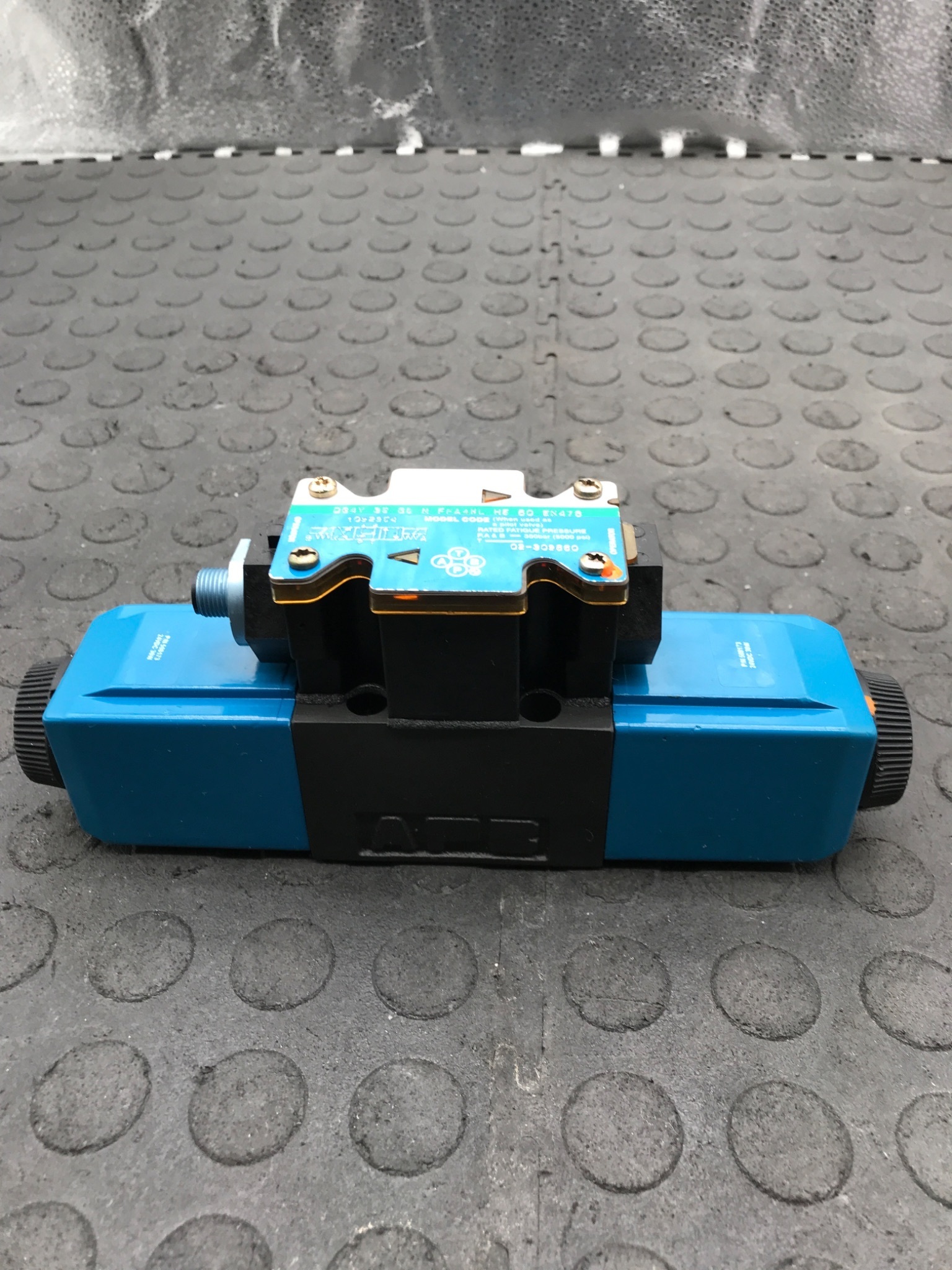EATON VICKERS DG4V‑3S‑6C‑M‑FPA4WL‑H5‑60‑EN476 Directional Control Valve USED 0