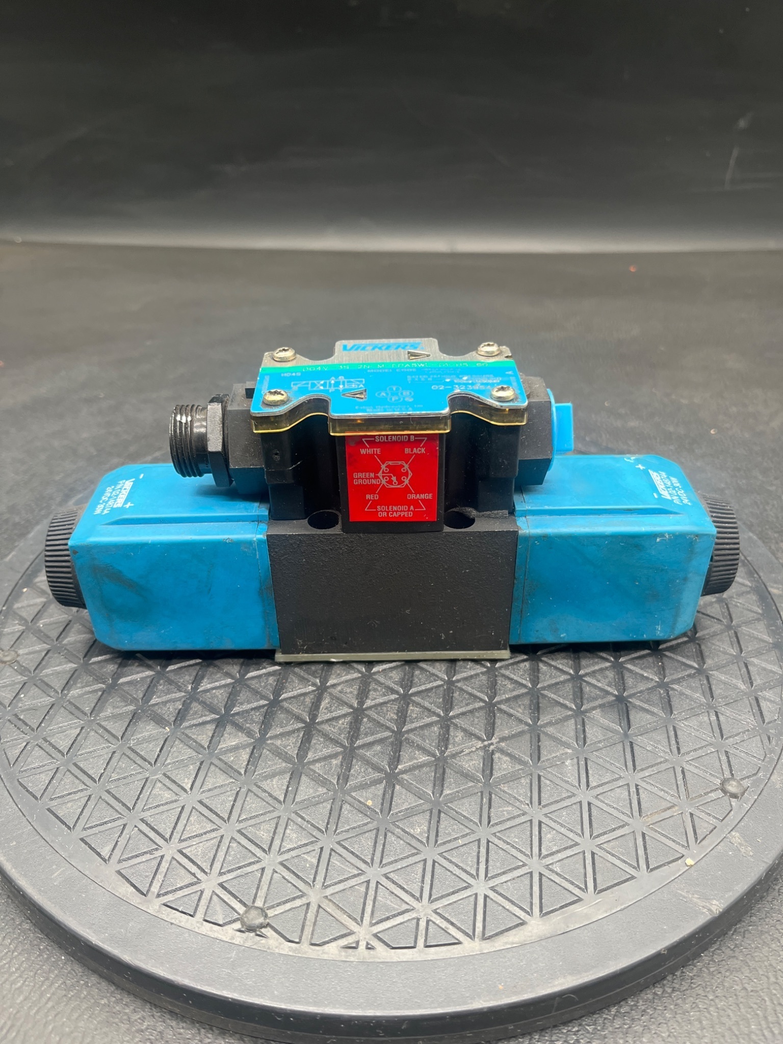 EATON VICKERS DG4V-3S-2N-M-FPA5WL-D1-H5-60 Directional Control Valve USED 0