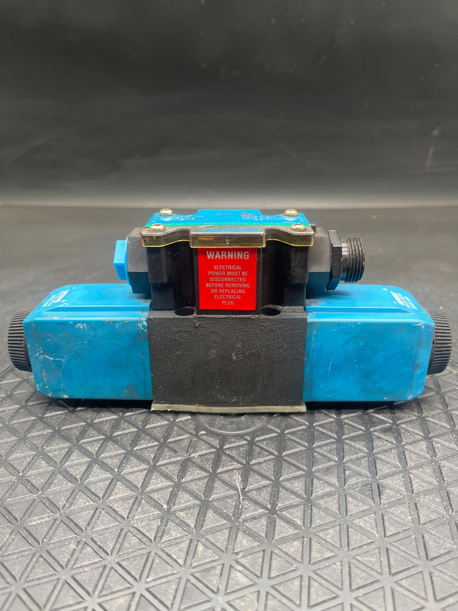 EATON VICKERS DG4V-3S-2N-M-FPA5WL-D1-H5-60 Directional Control Valve USED 2