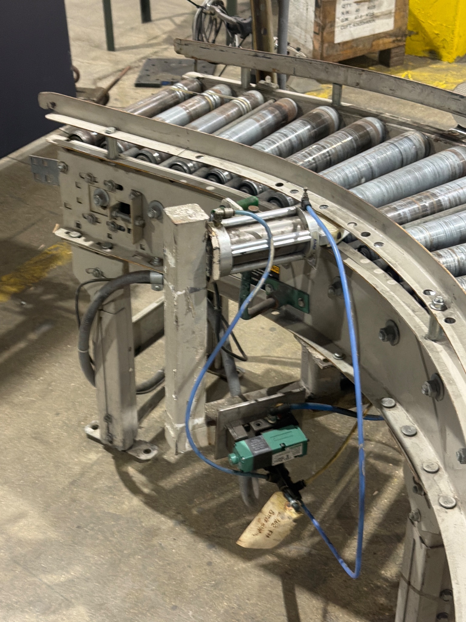HK SYSTEMS UHS 180 Degree Motorized Roller Conveyor 120V USED 10