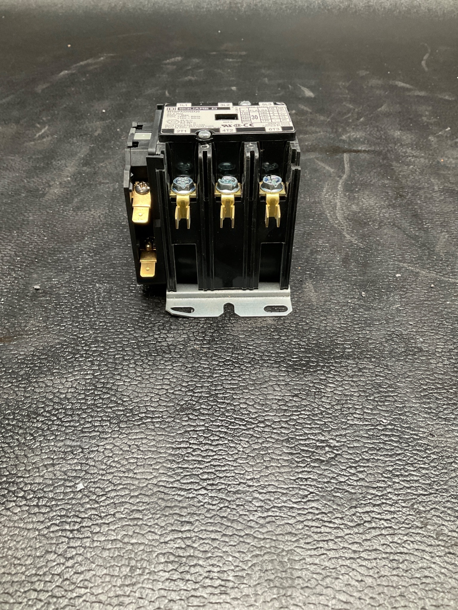 SQUARE D 8910DPA33V02X20 Definite Purpose Contactor NEW 3