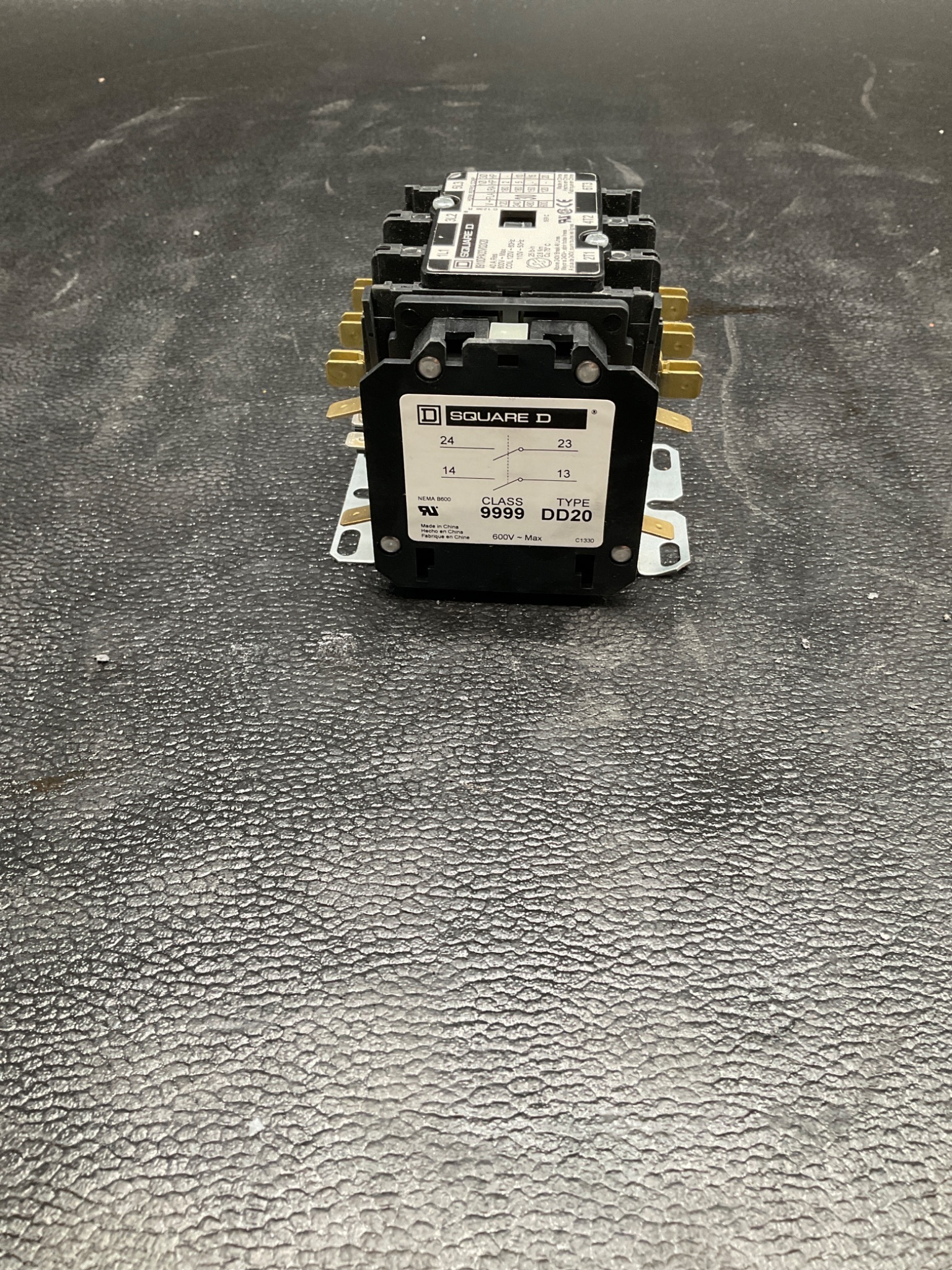 SQUARE D 8910DPA33V02X20 Definite Purpose Contactor NEW 4