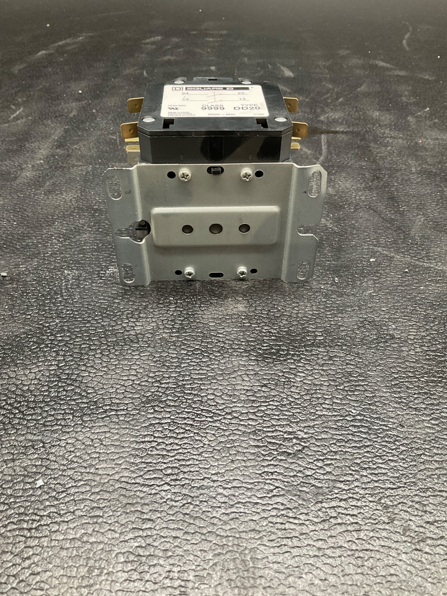 SQUARE D 8910DPA33V02X20 Definite Purpose Contactor NEW 5