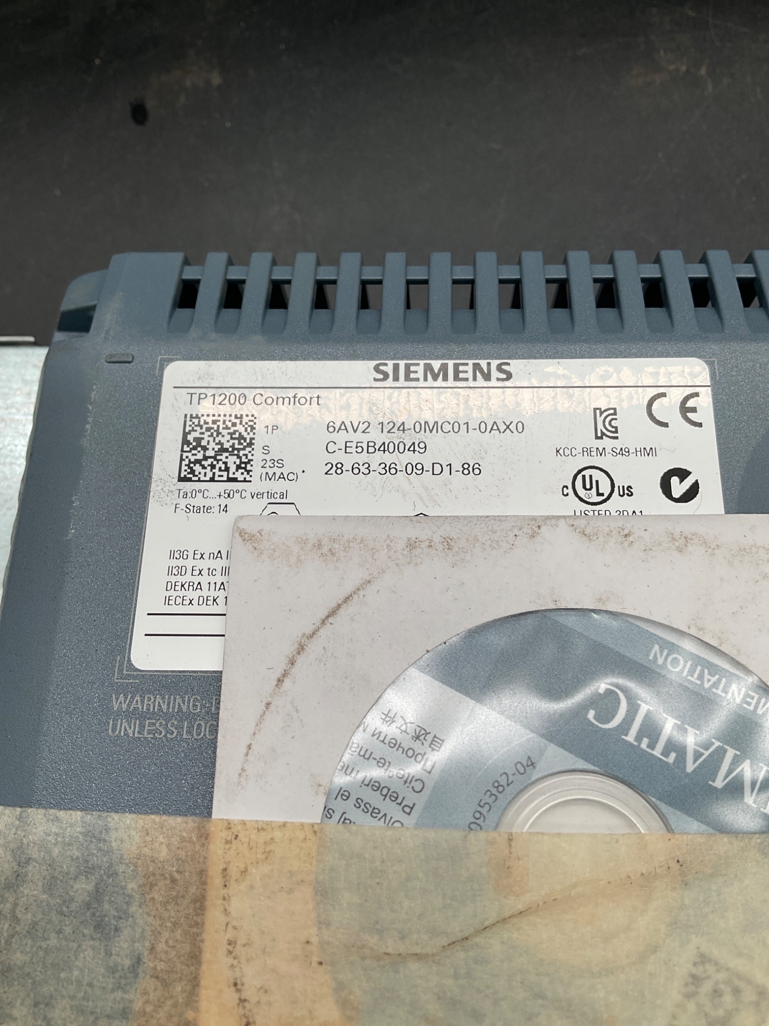SIEMENS 6AV2124-0MC01-0AX0 TP1200 Comfort HMI USED 3