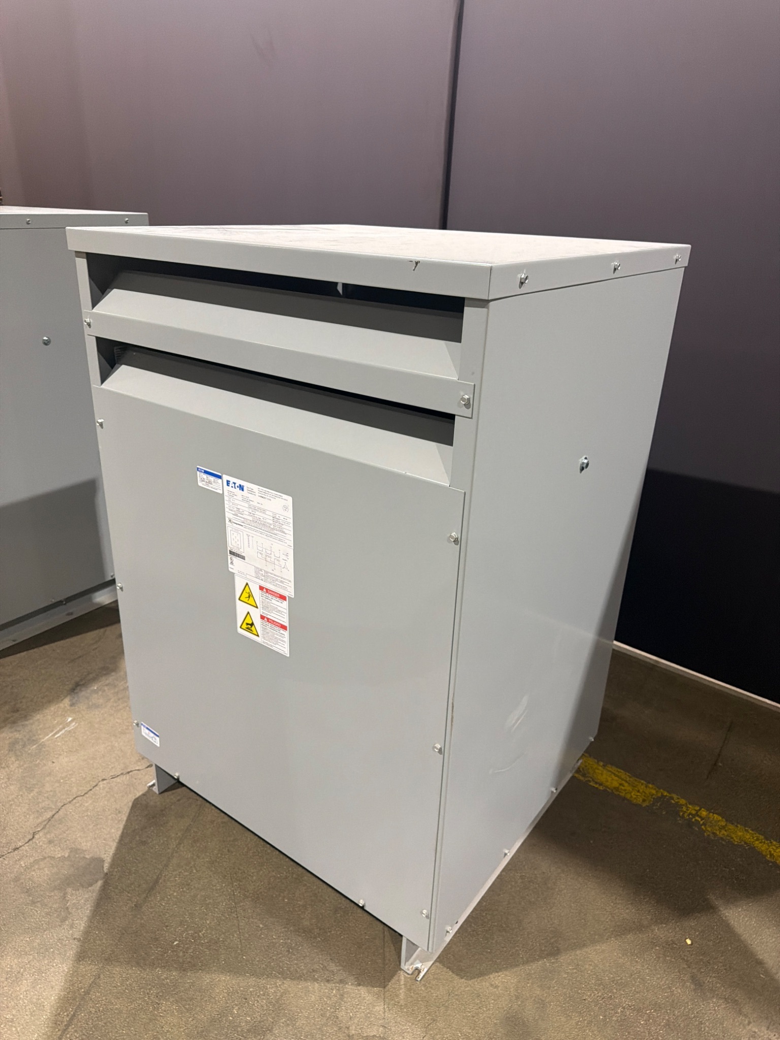 EATON V48M28T1216 15 kVA Dry Type Distribution Transformer USED 2