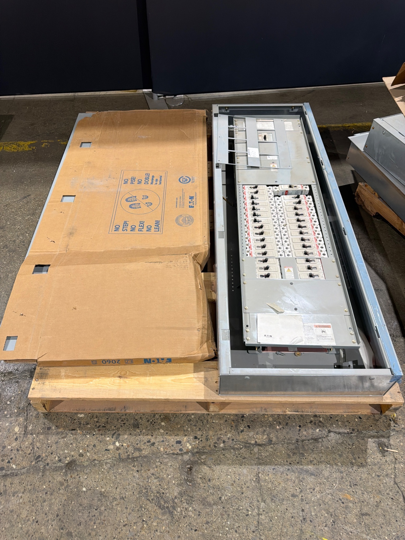 EATON JEZB2060R PRL2A Panelboard 480Y/277V 100A 3PH USED 0