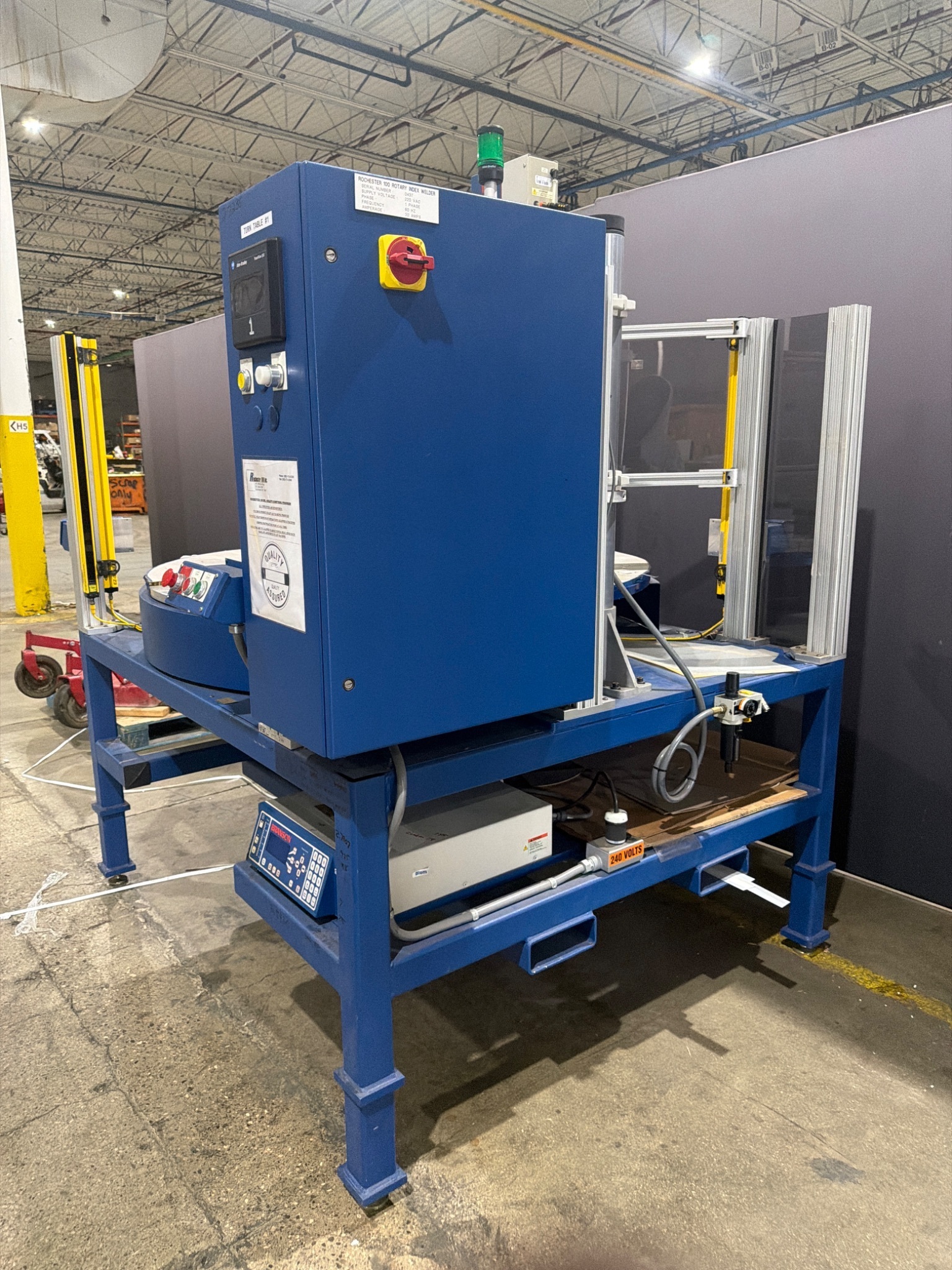 BRANSON 2000D/AED Rotary Index Ultrasonic Welder 3300W USED 1