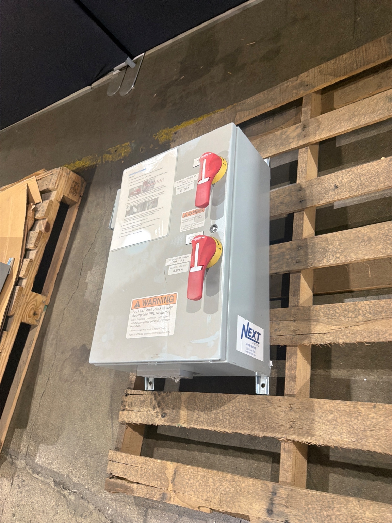 NEXT ELECTRIC 107413 Dual Fused Disconnect 208V USED 0