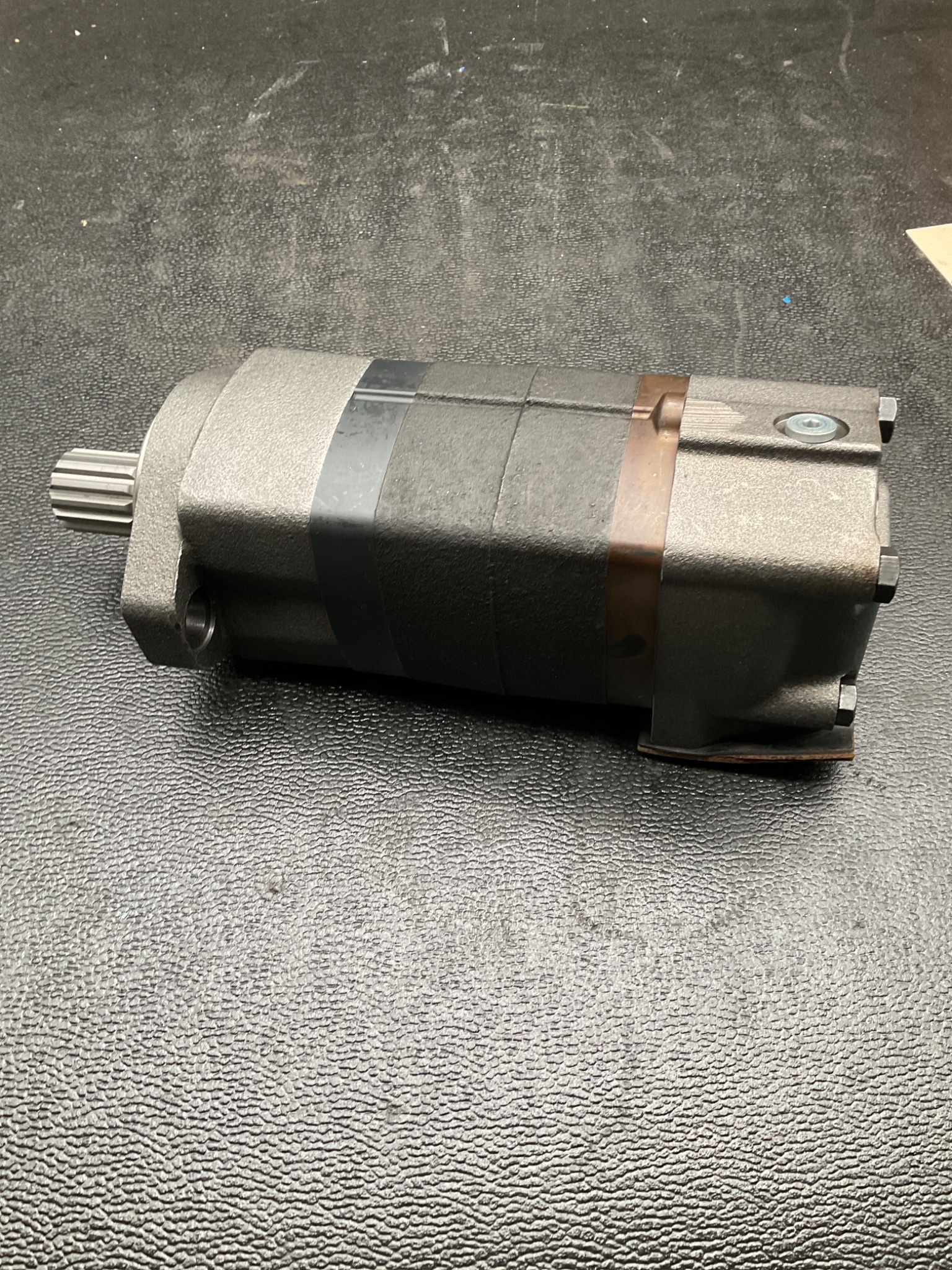 EATON 104‑1431‑006 Char‑Lynn Hydraulic Motor NEW 3